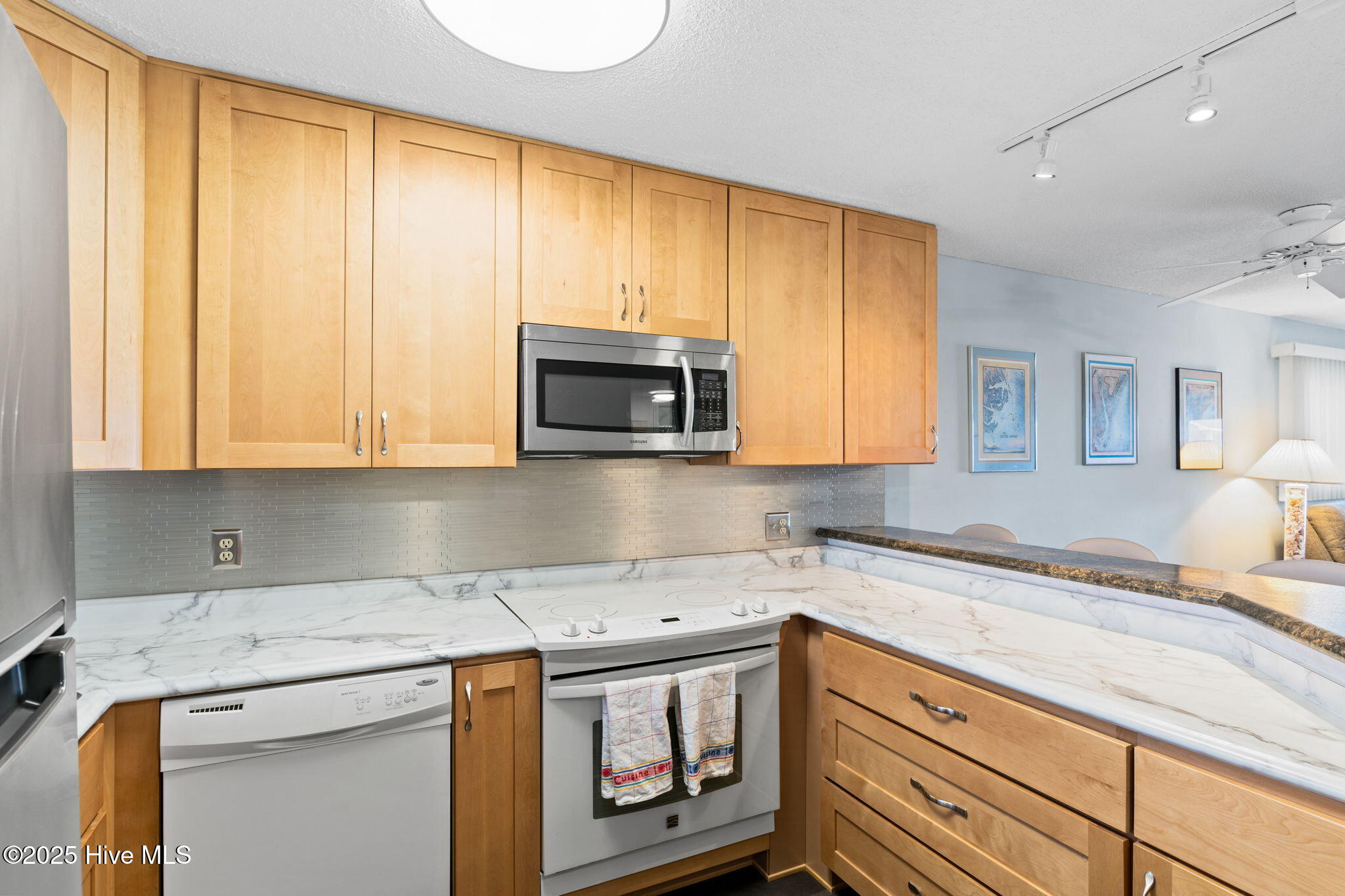 1101 S Lake Park Boulevard Unit C19 Property Photo 9
