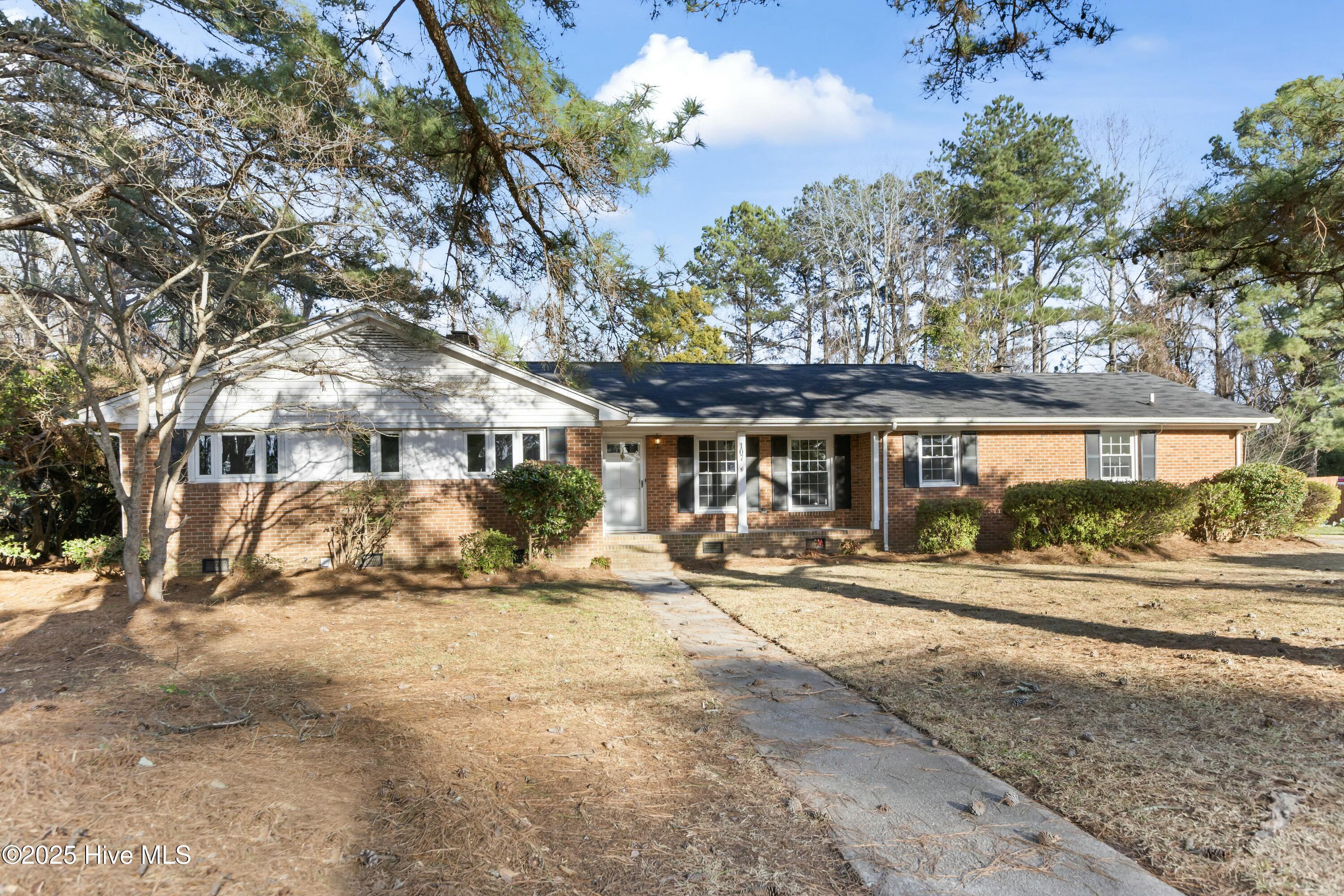 107 St. Andrews Drive Property Photo