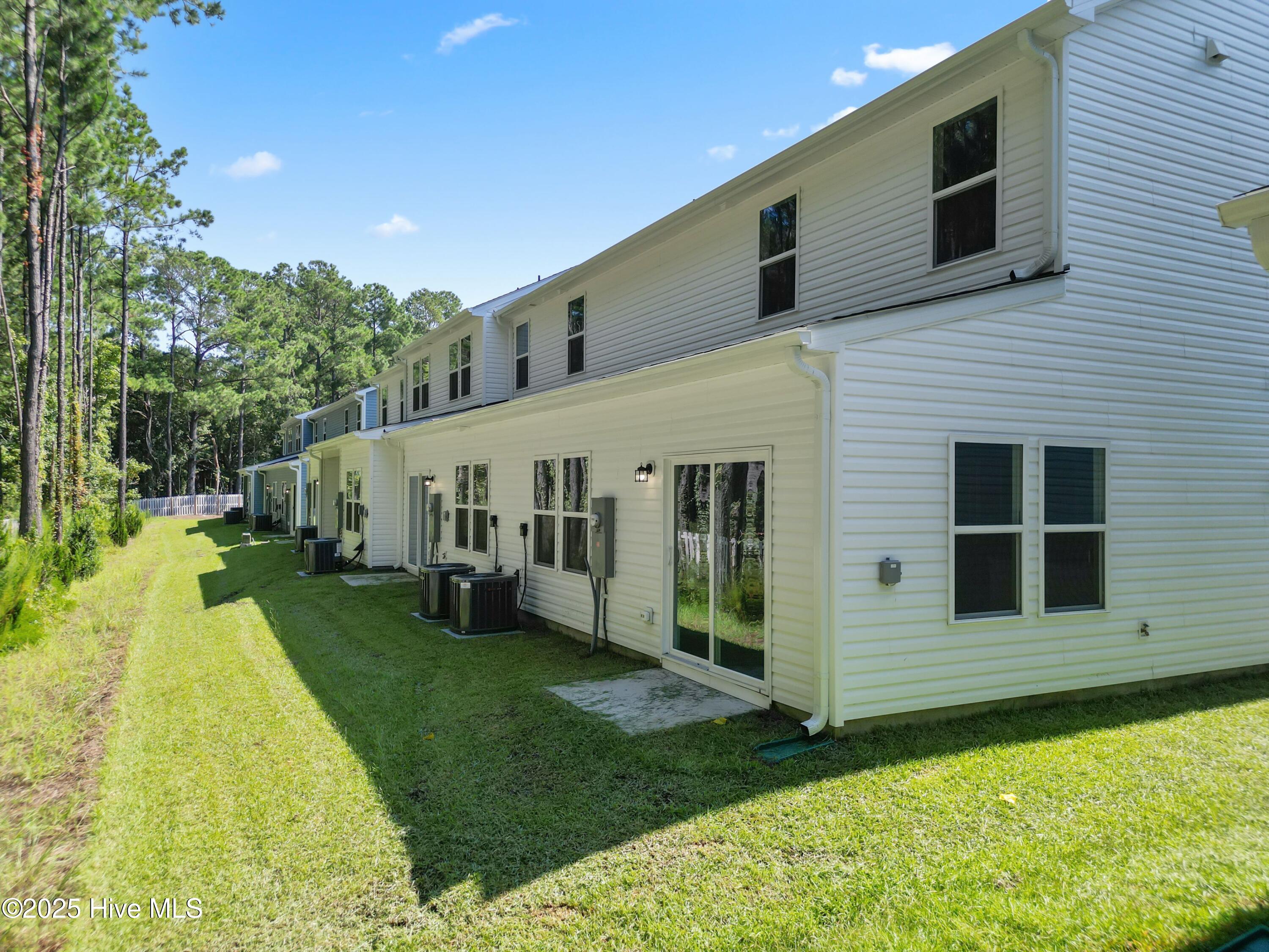 778 Palm Frond Way Property Photo 4