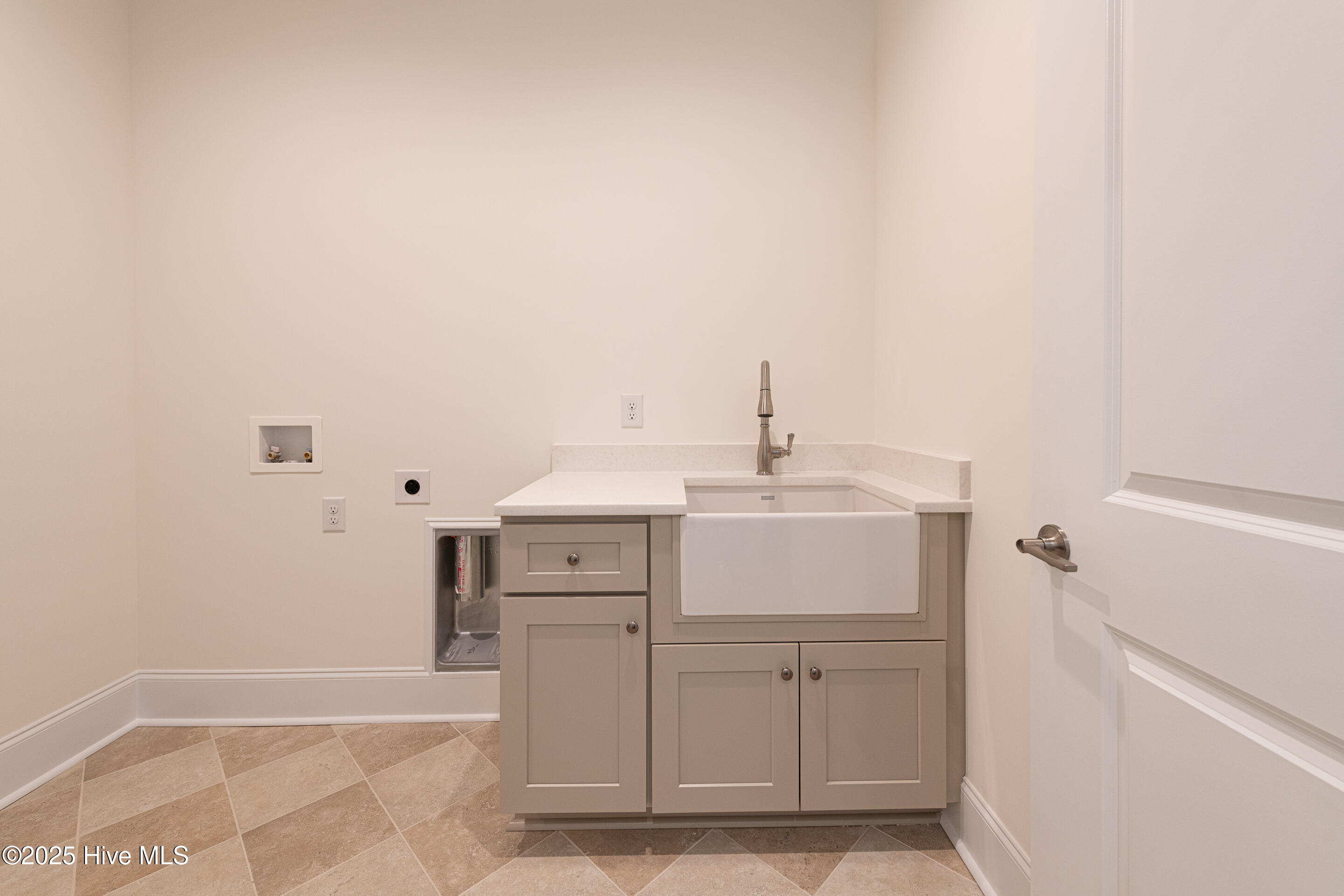 6657 Annesbrook Place Property Photo 23