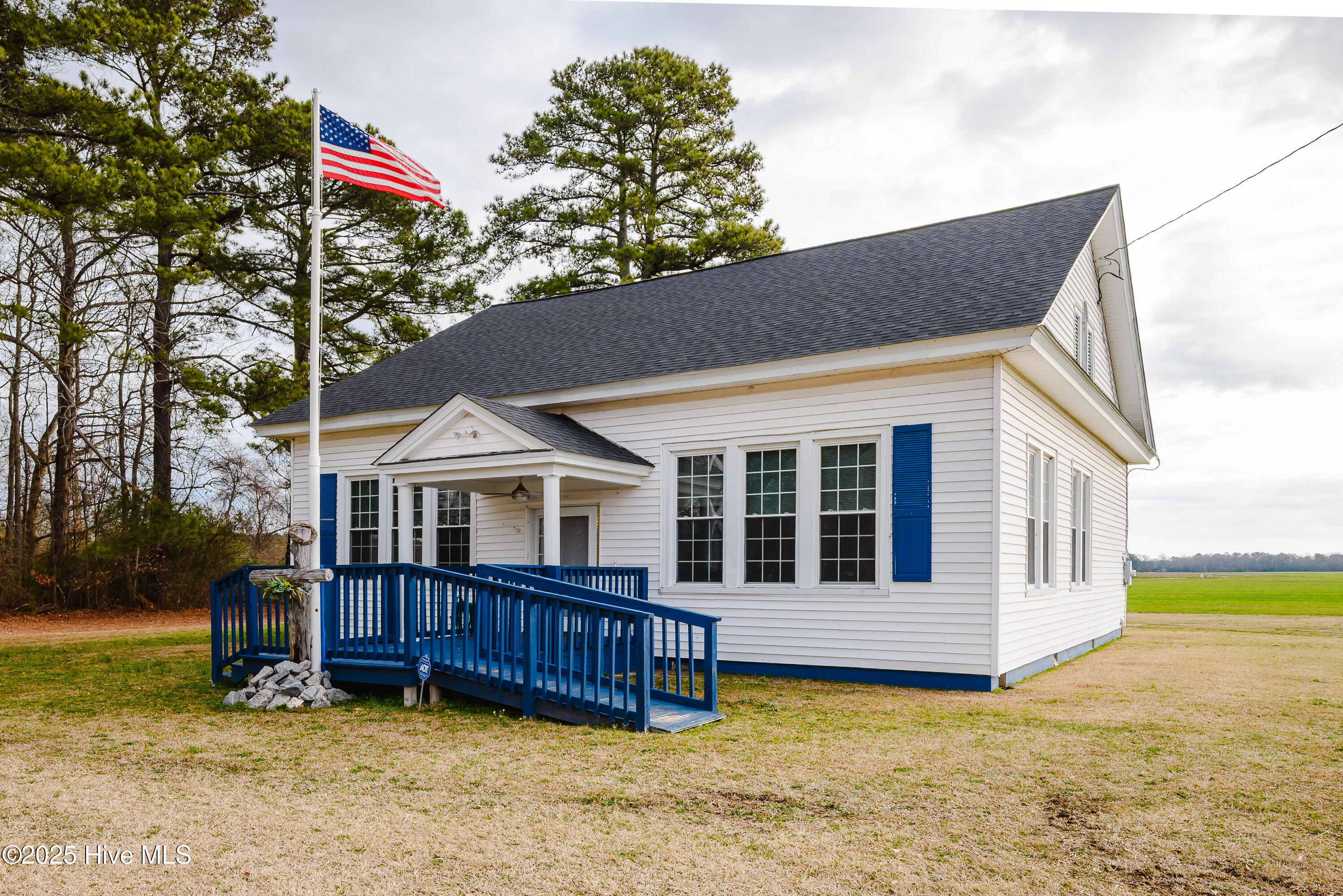 2862 Virginia Road Property Photo 2