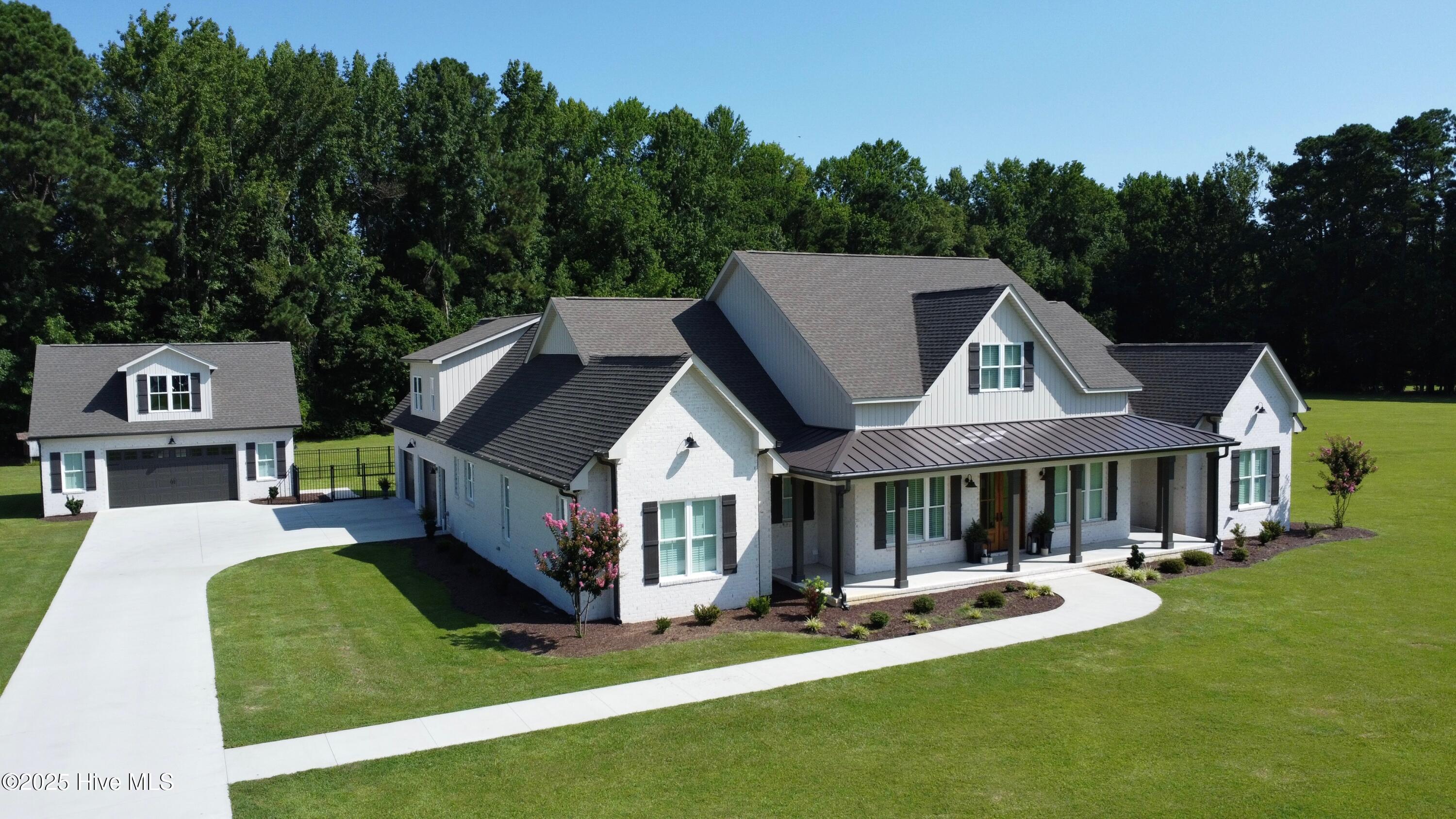 130 Southwind Drive Property Photo 1
