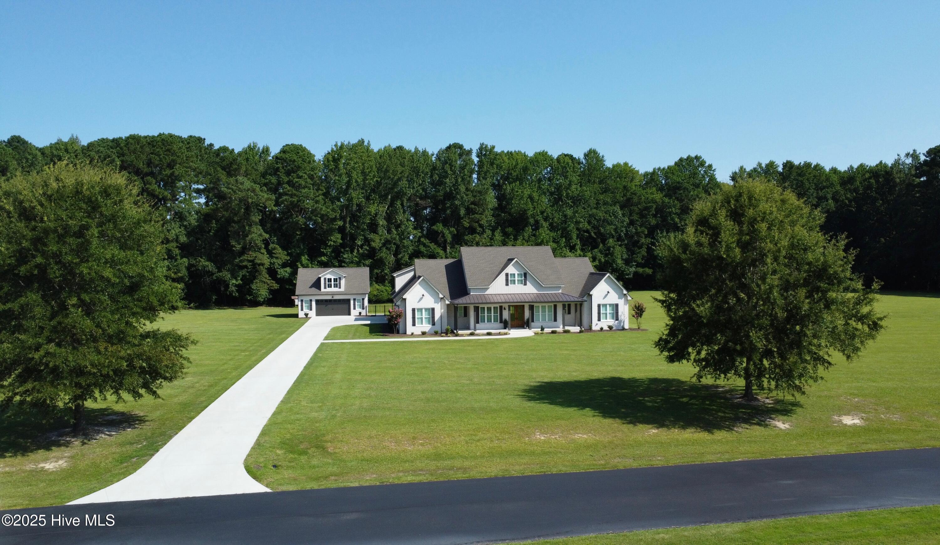 130 Southwind Drive Property Photo 1