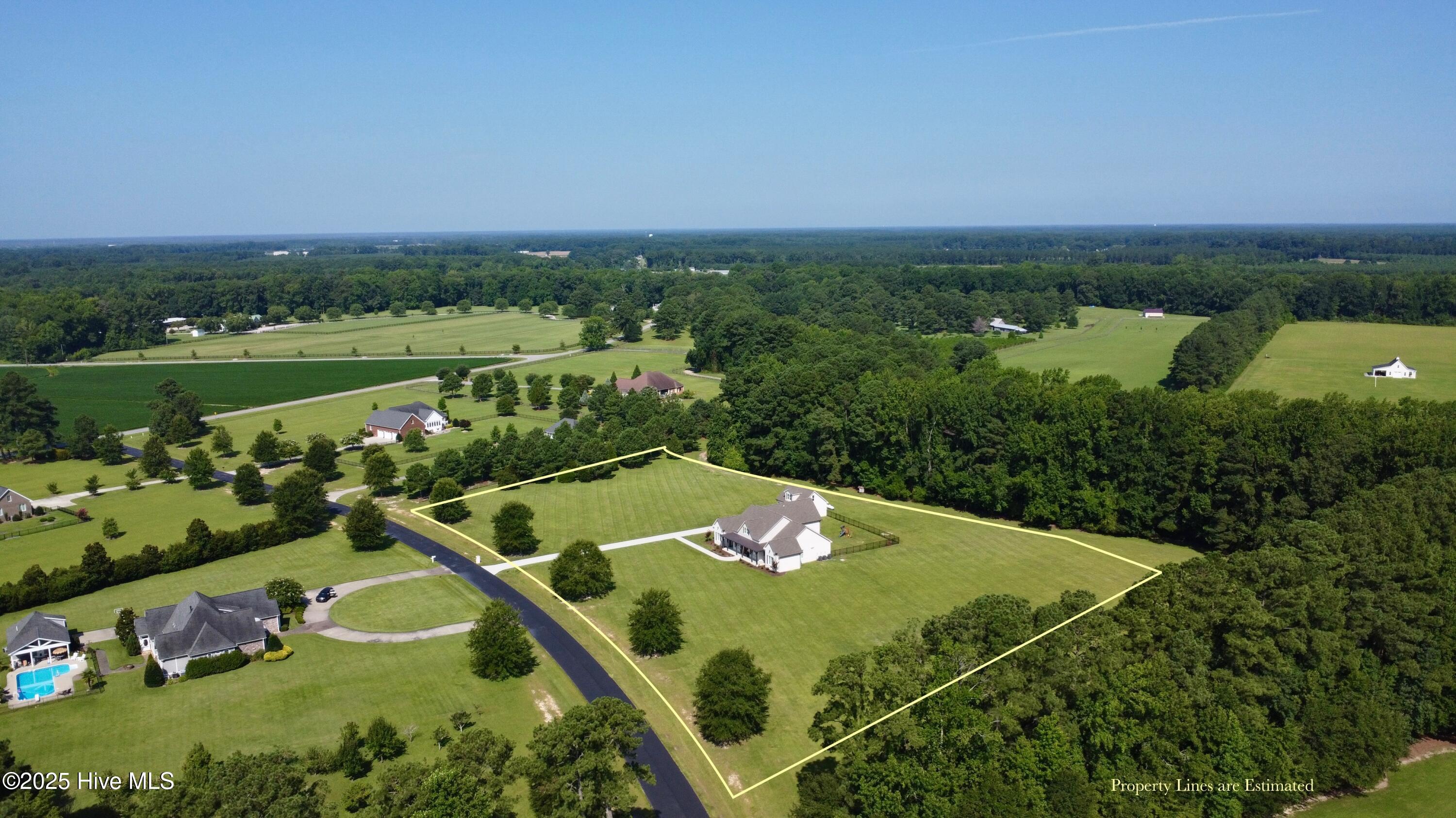 130 Southwind Drive Property Photo 3