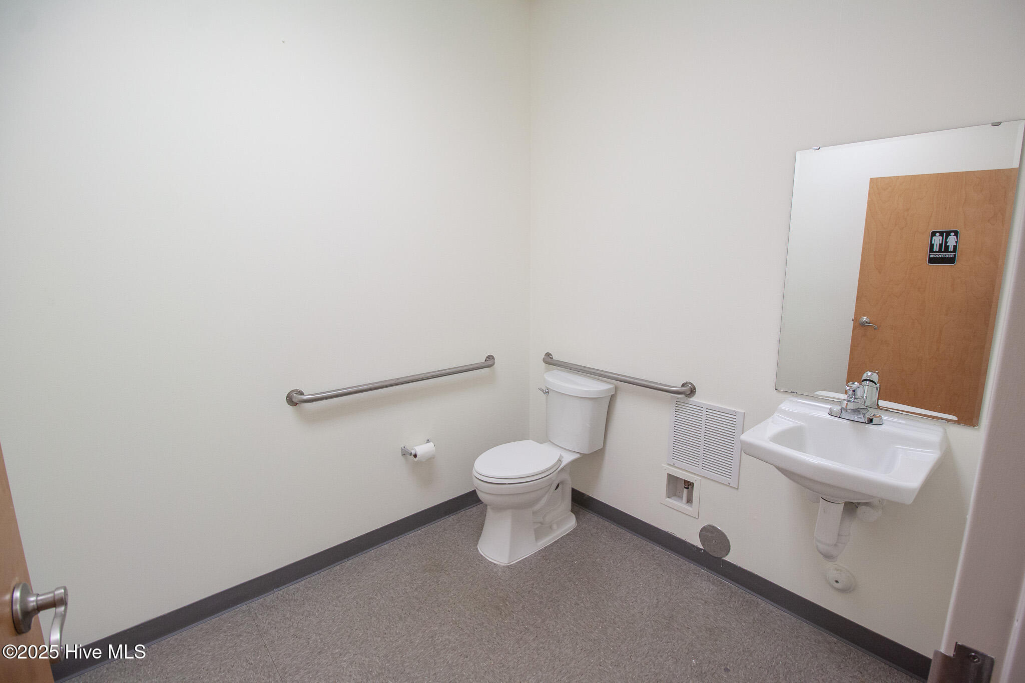 10421 Ligon Mill Road Property Photo 7