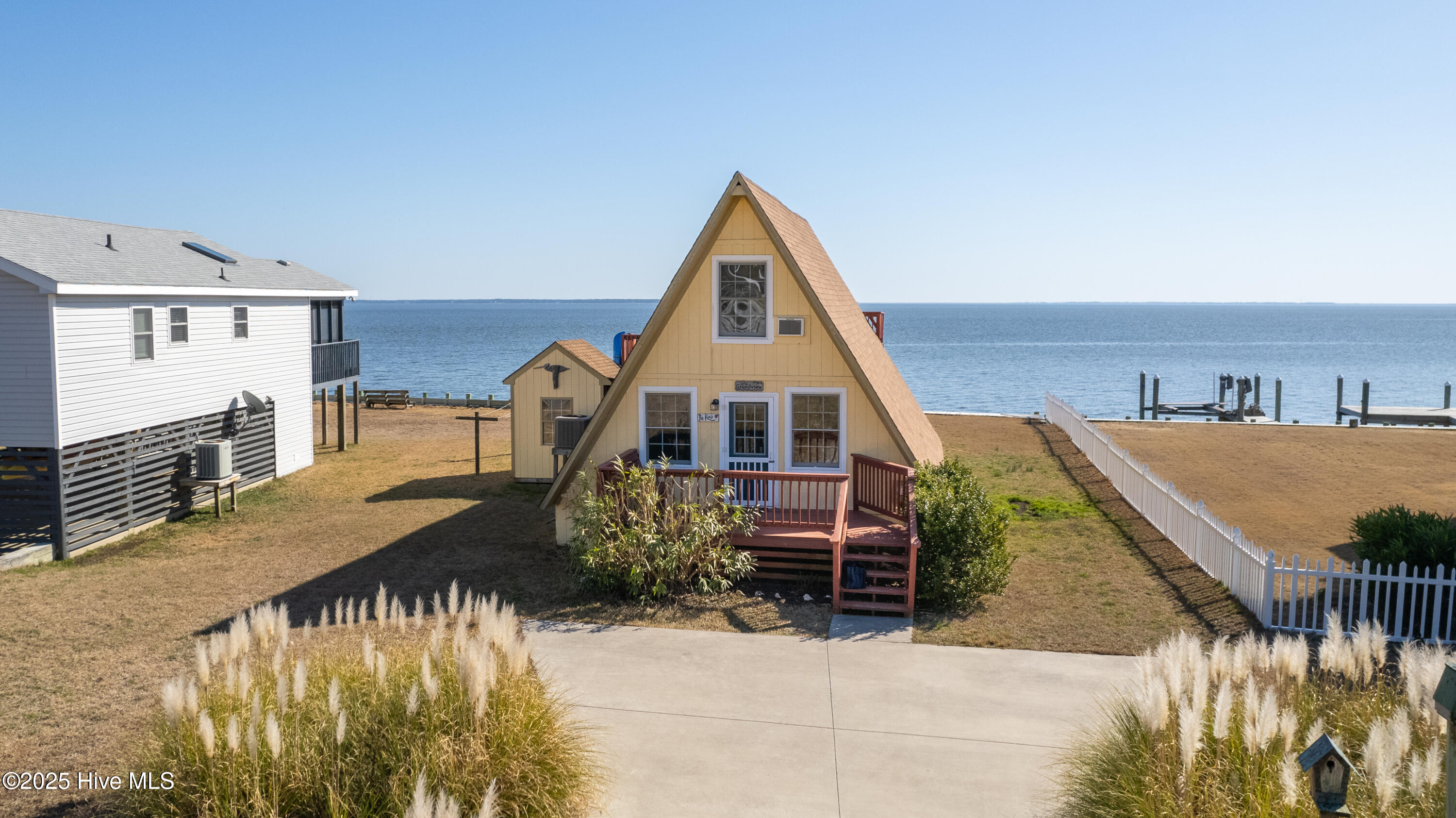 Colington Harbour Real Estate Listings Main Image