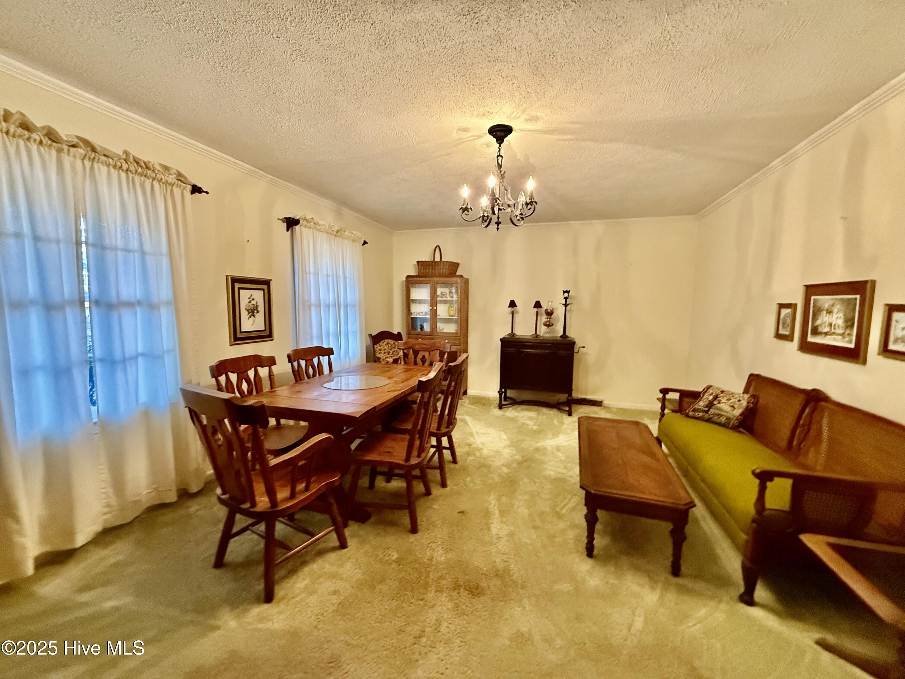 755 Cumberland Circle Property Photo 2