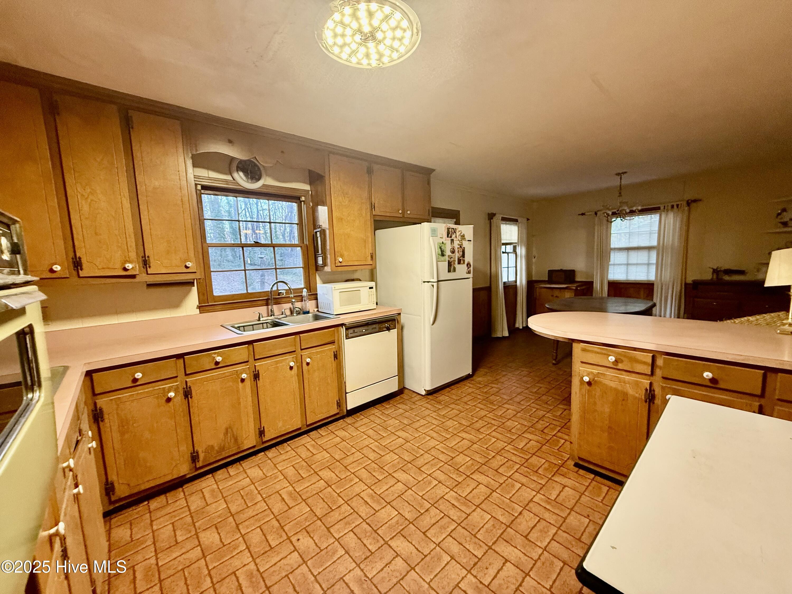 755 Cumberland Circle Property Photo 4