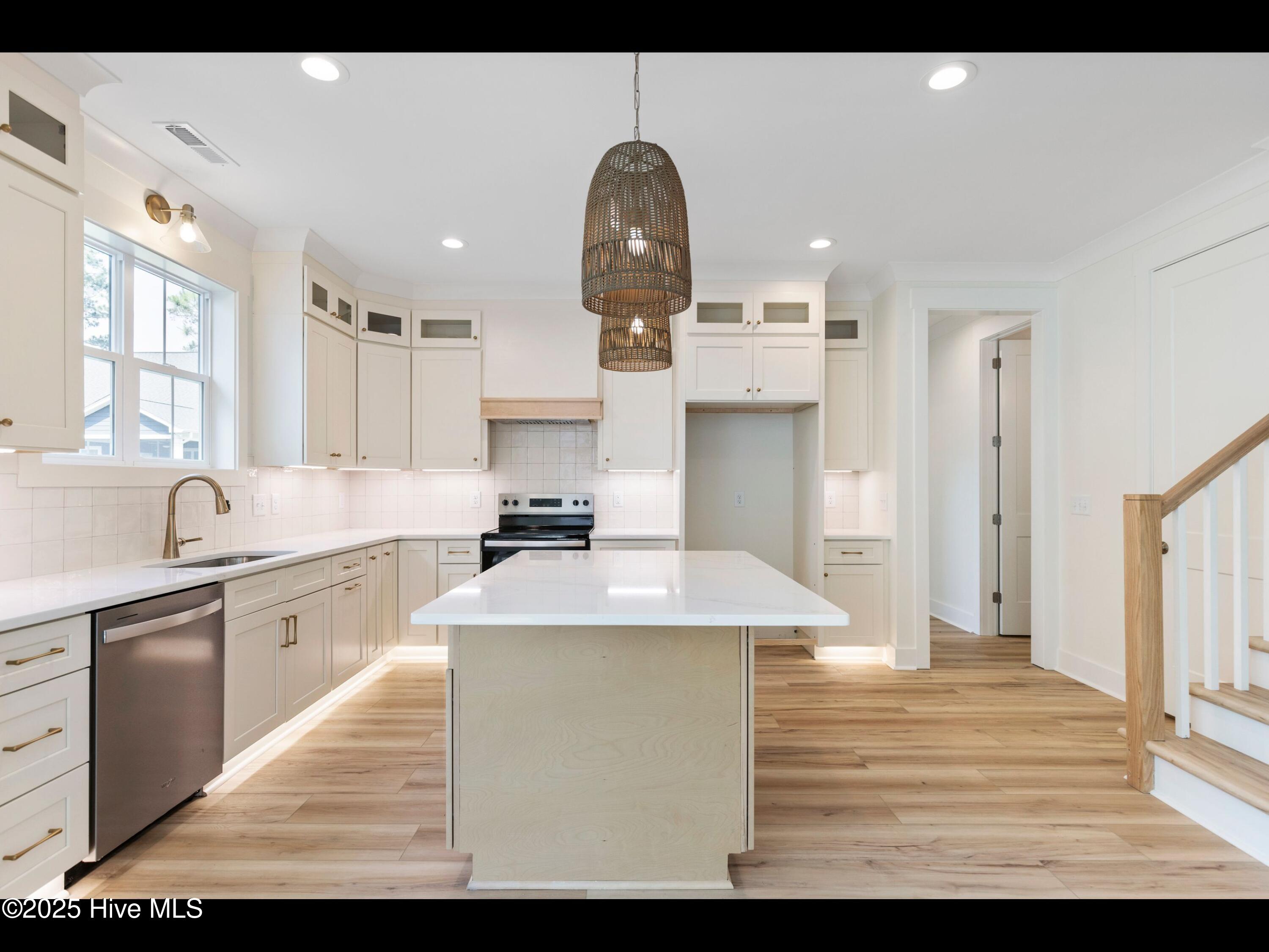 387 Blossom Tree Lane Property Photo 16