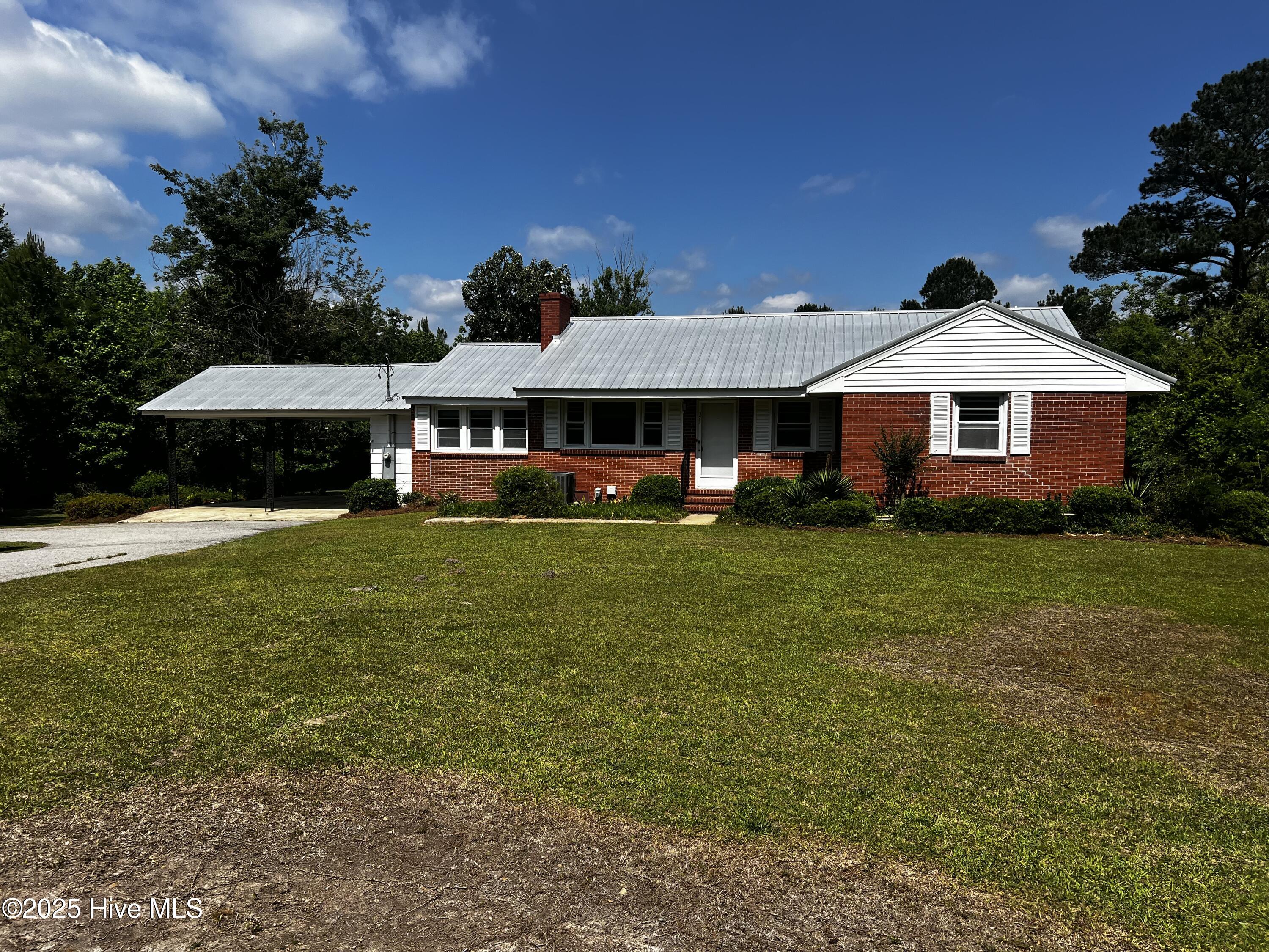 323 Hoover Road Property Photo