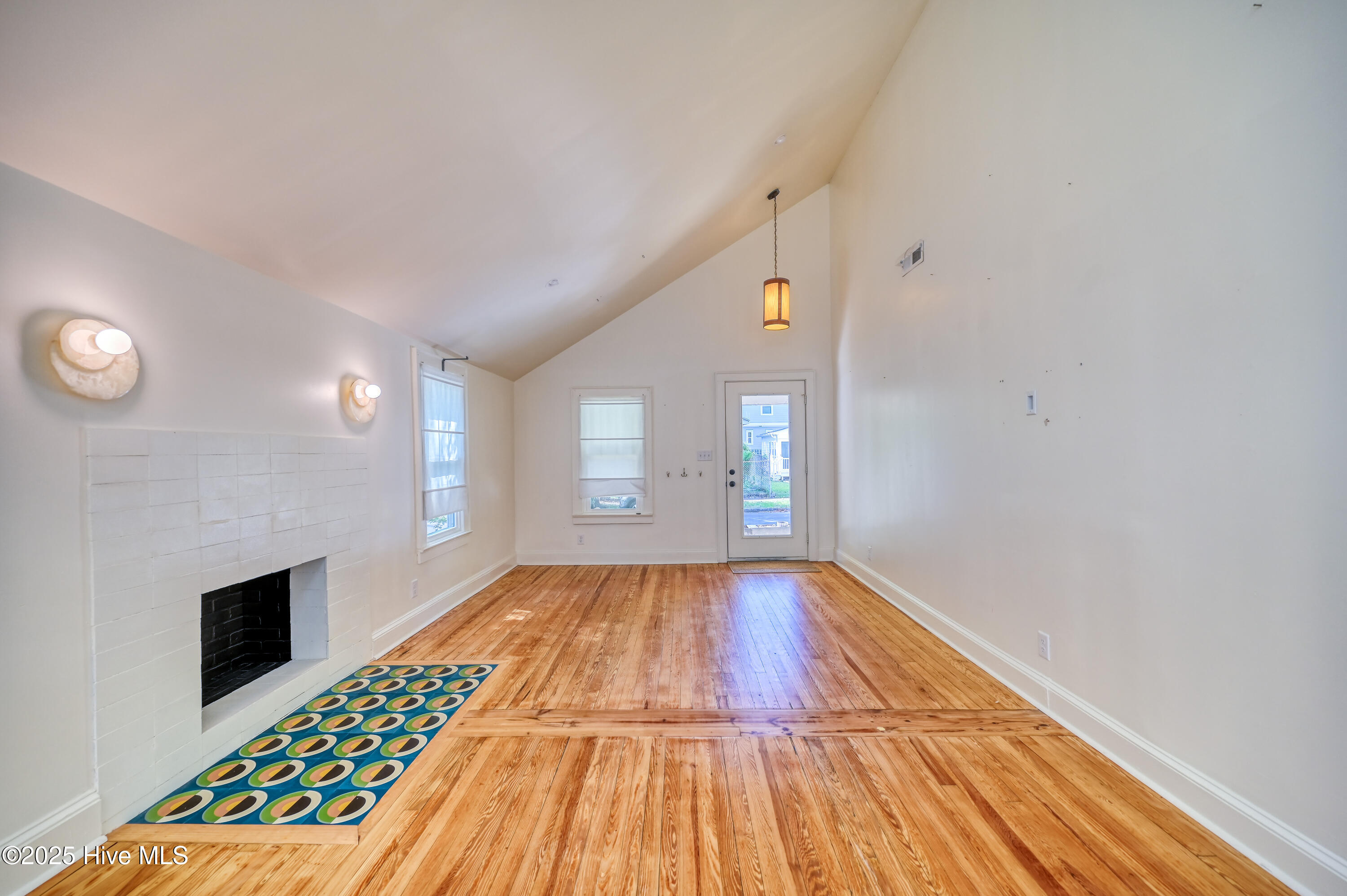 2121 Gibson Avenue Property Photo 2