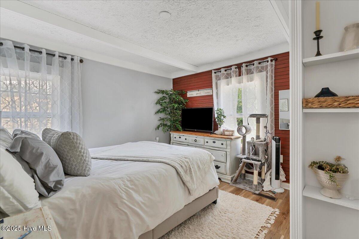 465 W New Hampshire Avenue Property Photo 9