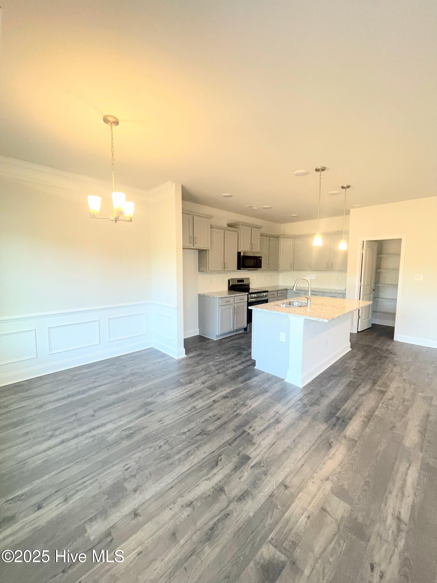 1005 Dynamic One Drive Property Photo 9