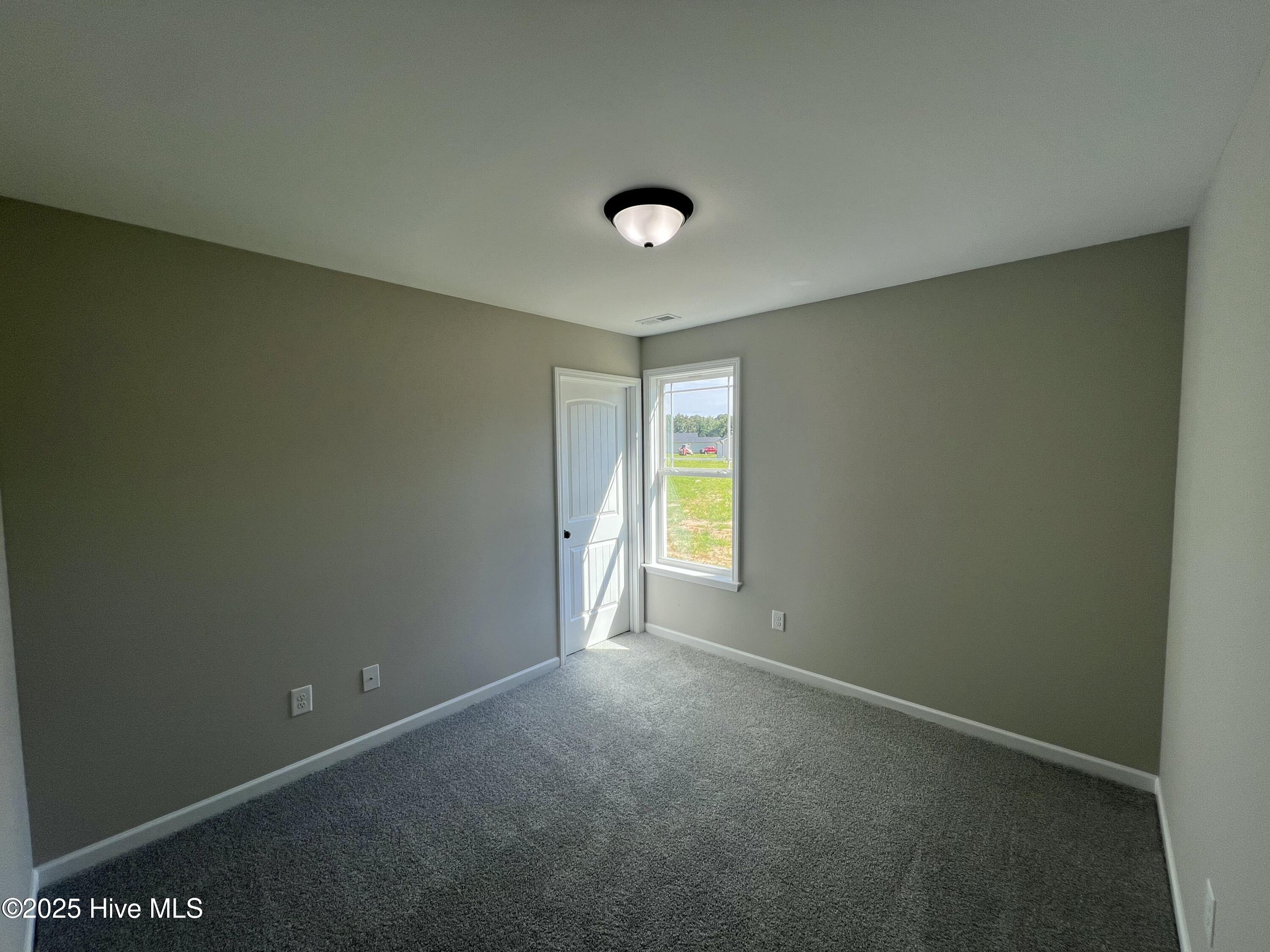 73 Grace Pond Avenue Property Photo 8