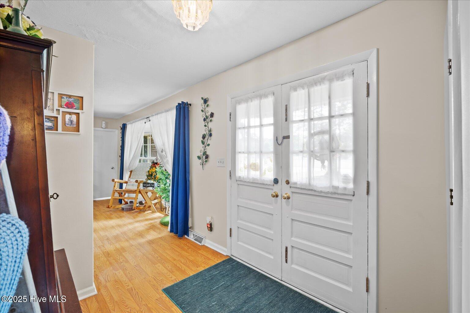 110 N East Avenue Property Photo 3