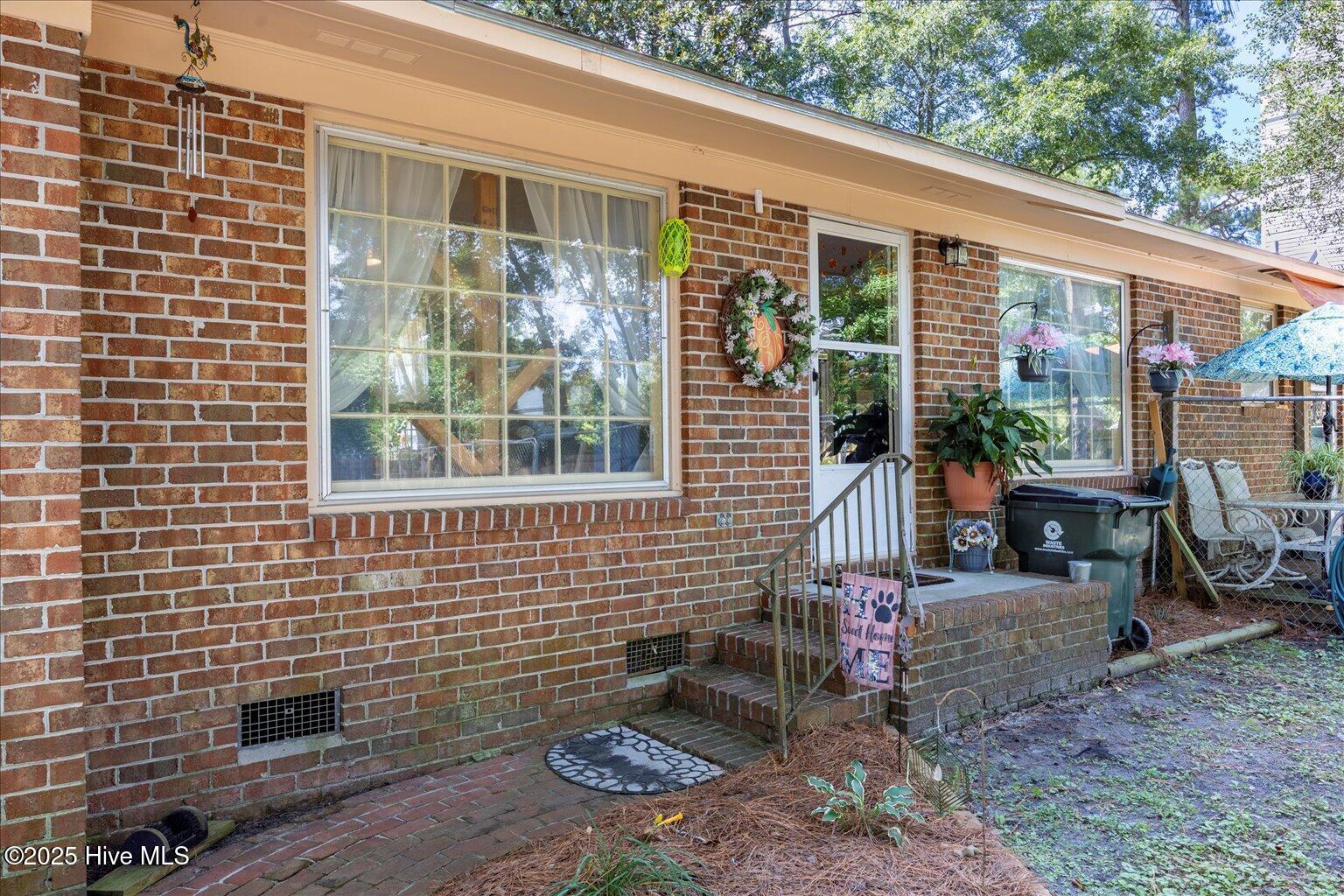 110 N East Avenue Property Photo 28