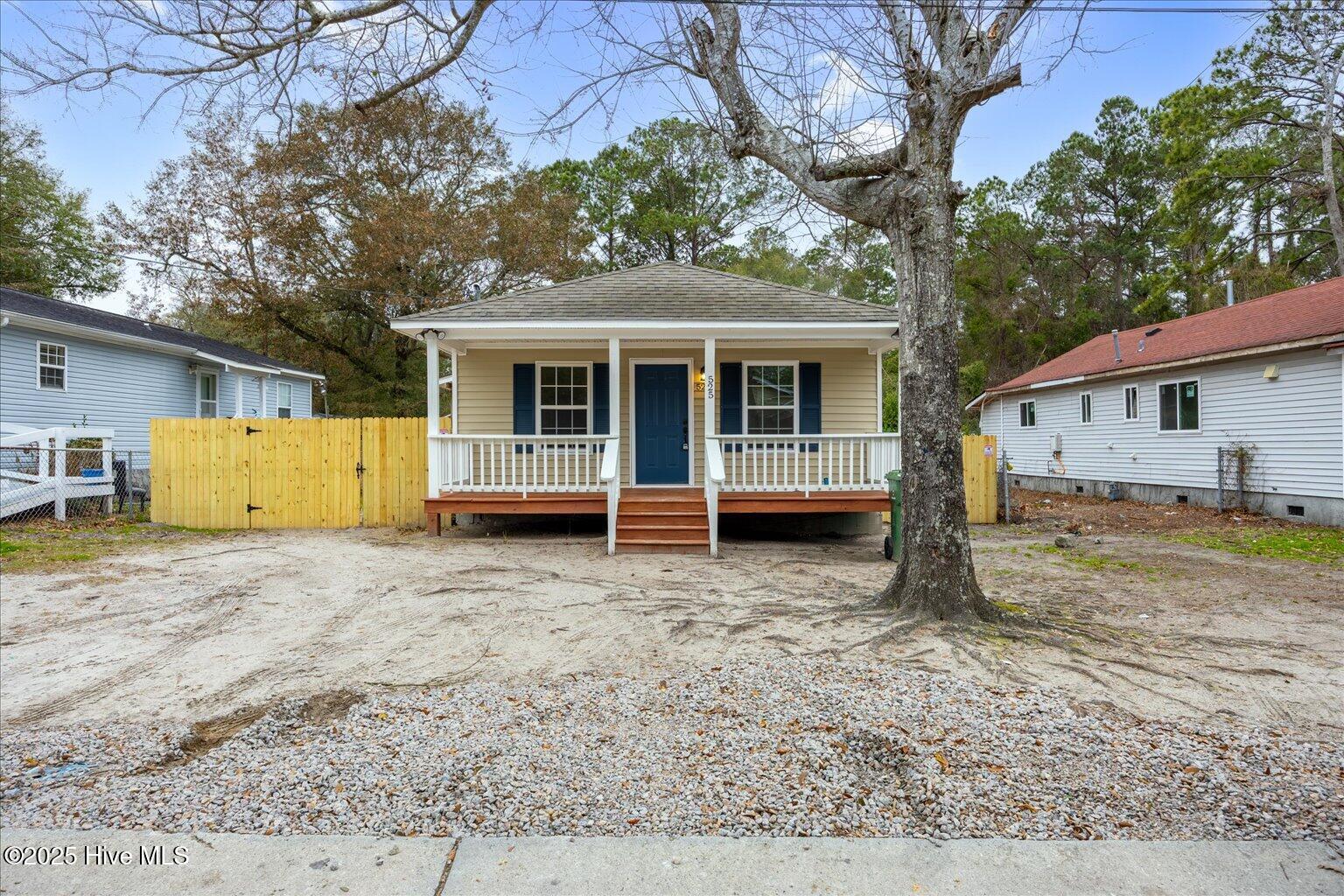 525 Maides Avenue Property Photo