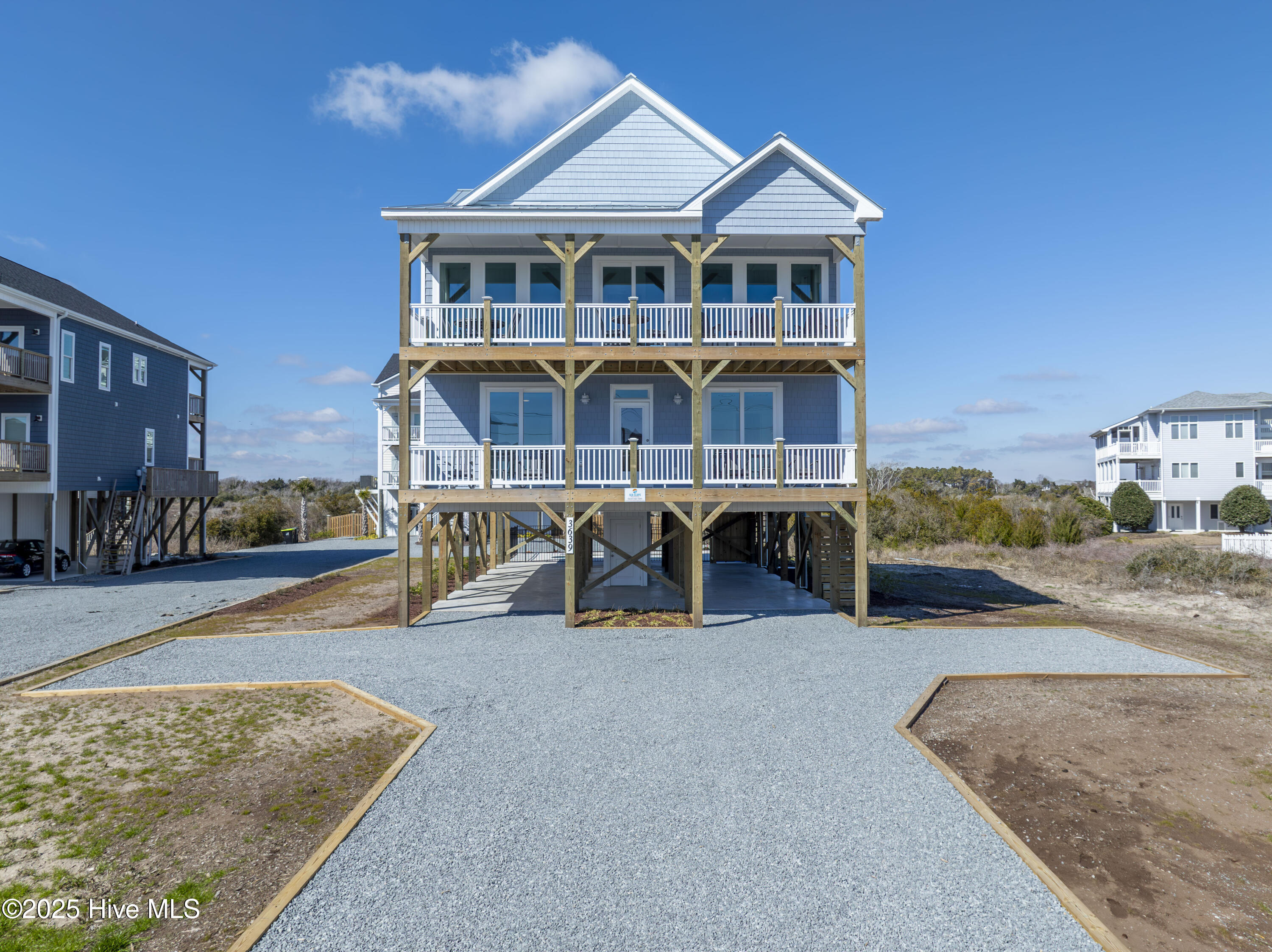 3639 Island Drive Property Photo 1