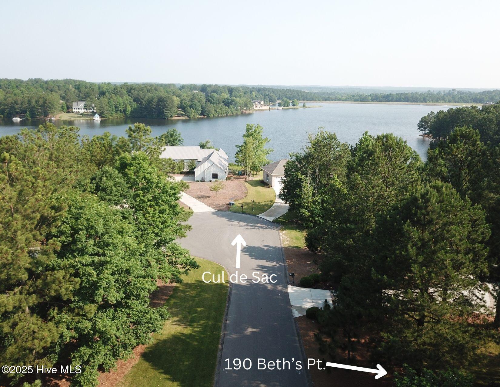 190 Beths Point Property Photo 6