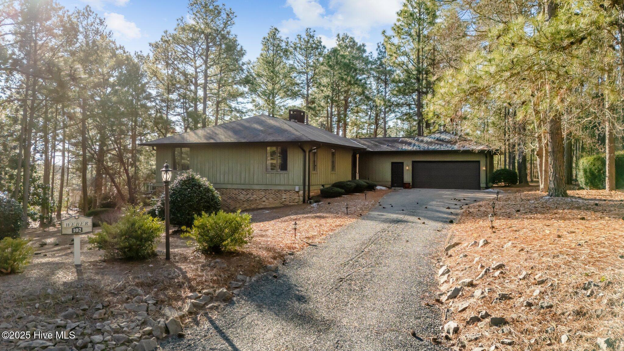 102 Cambridge Lane Property Photo