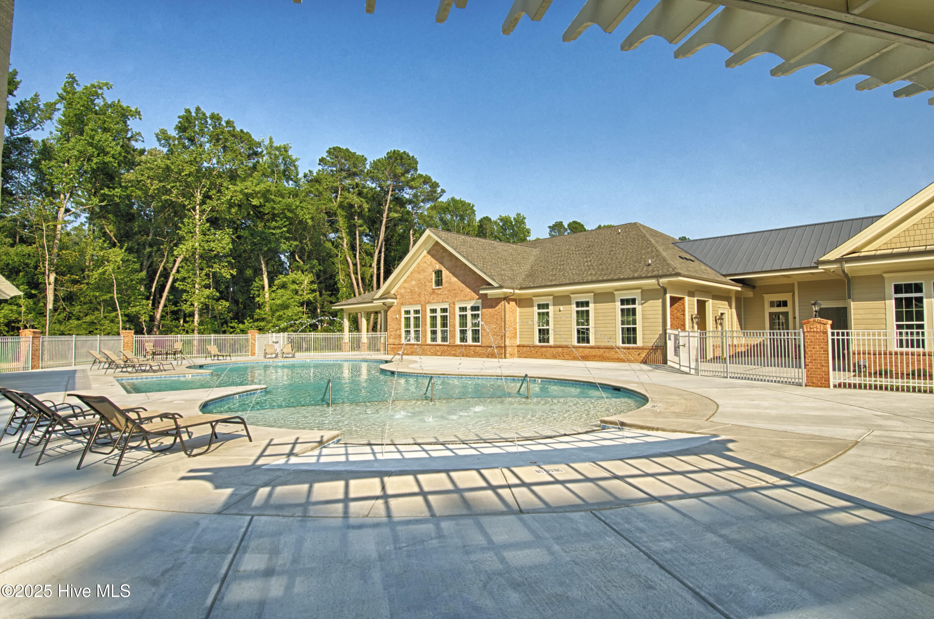 279 Tayriver Property Photo 15