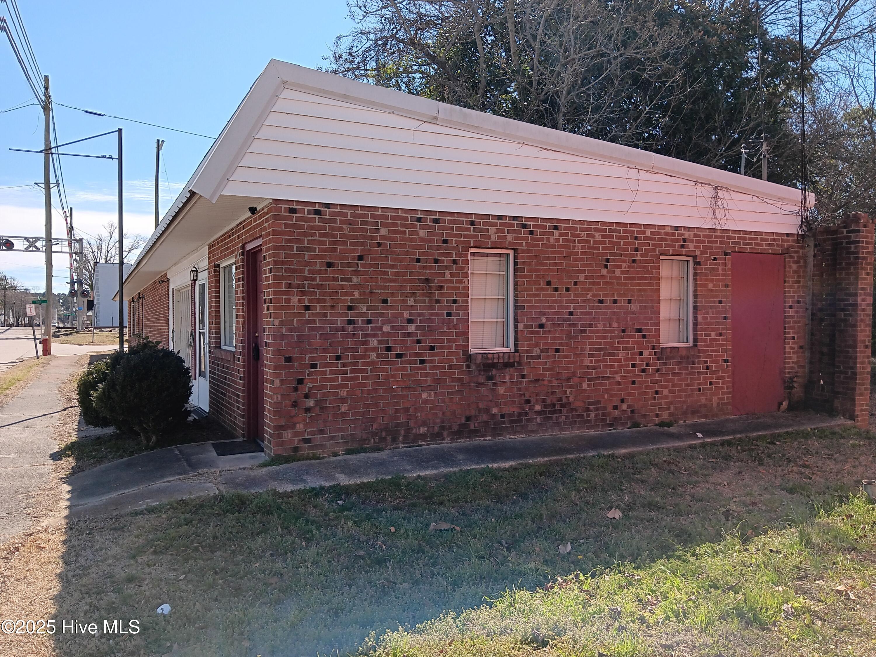 101 N Main Street Property Photo 3