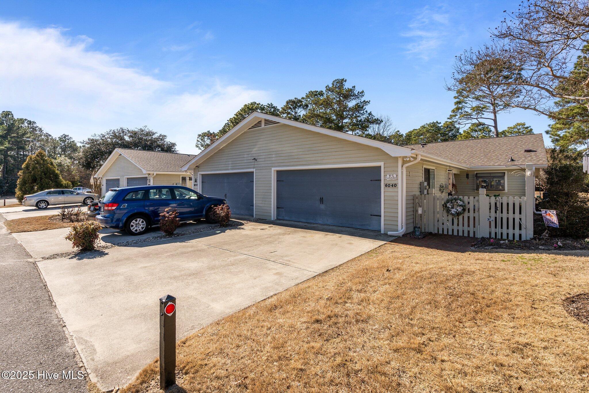 6040 Inland Greens Drive Property Photo