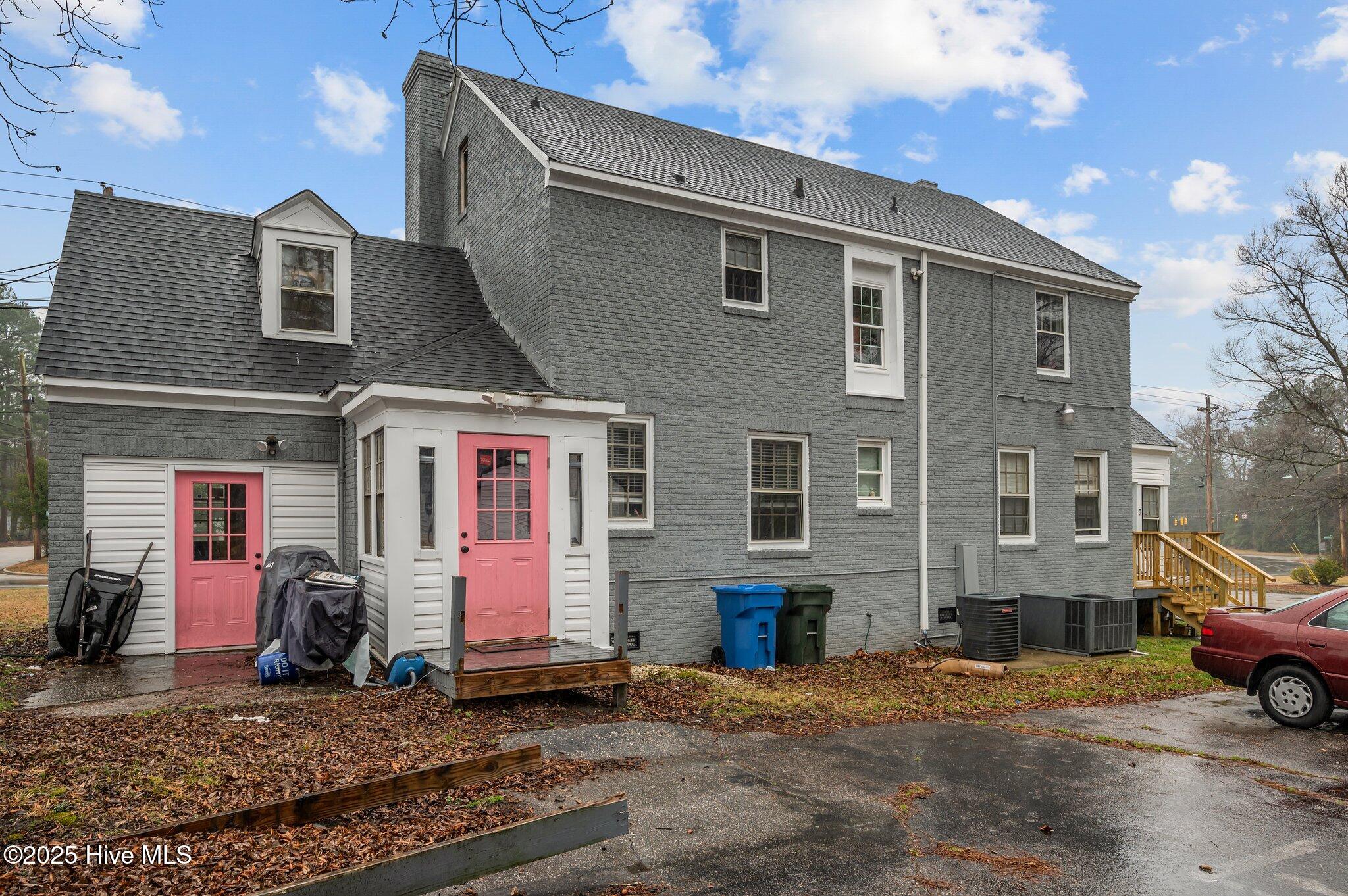 900 Hines Street Property Photo 6