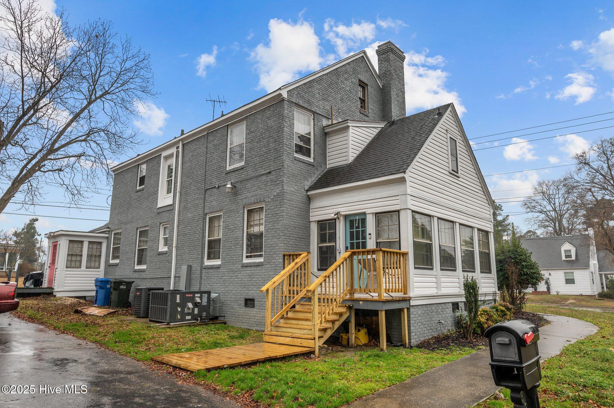 900 Hines Street Property Photo 7
