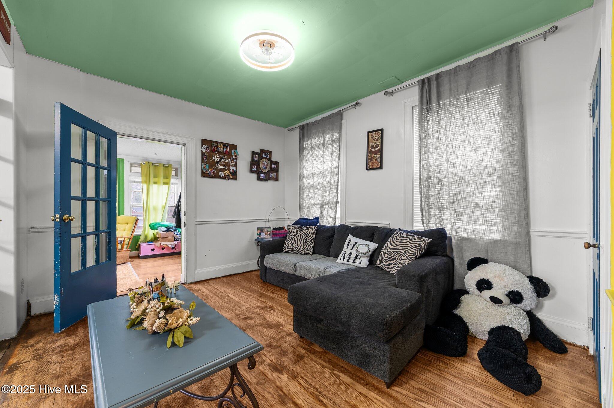 900 Hines Street Property Photo 15