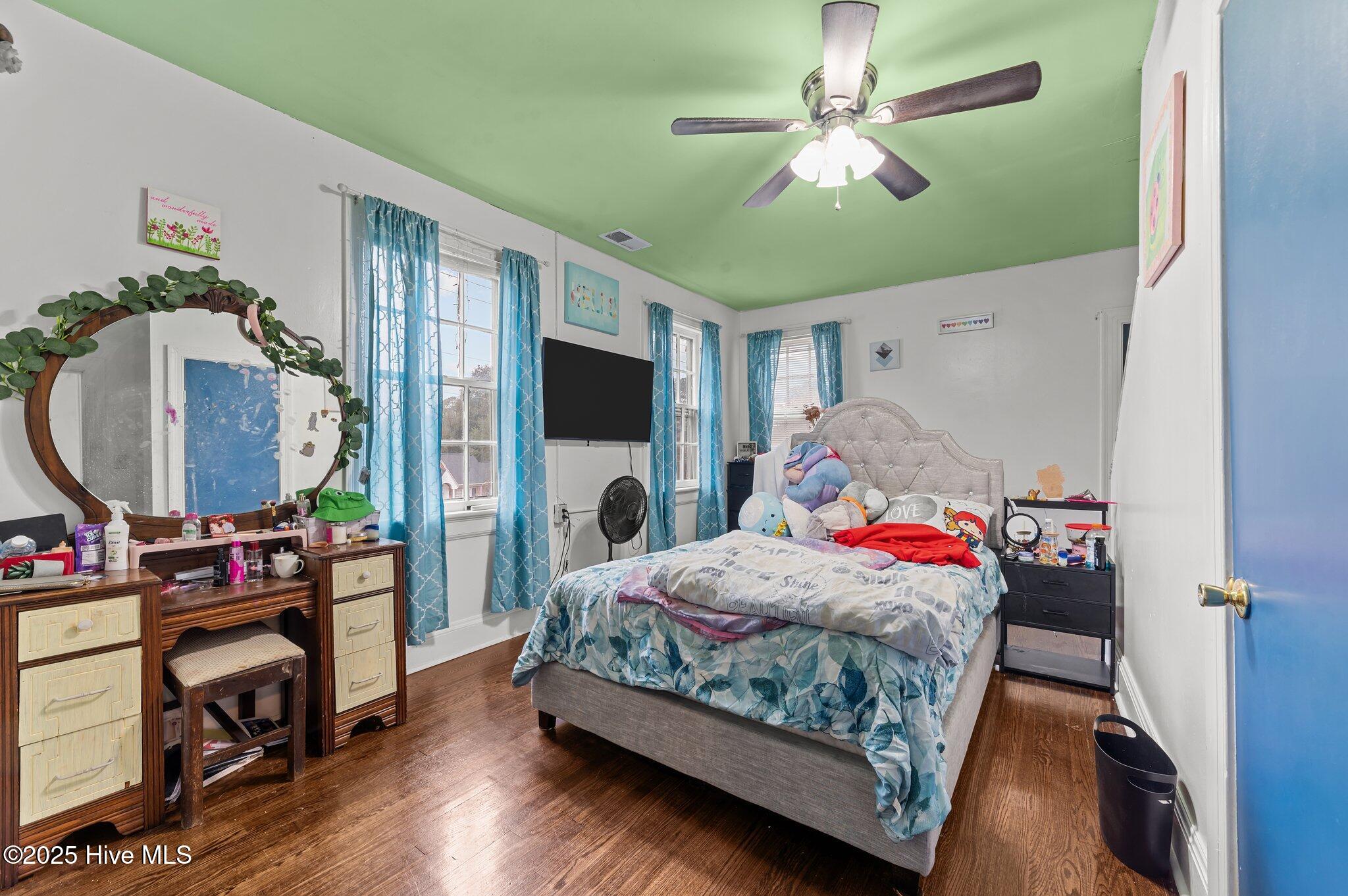 900 Hines Street Property Photo 34