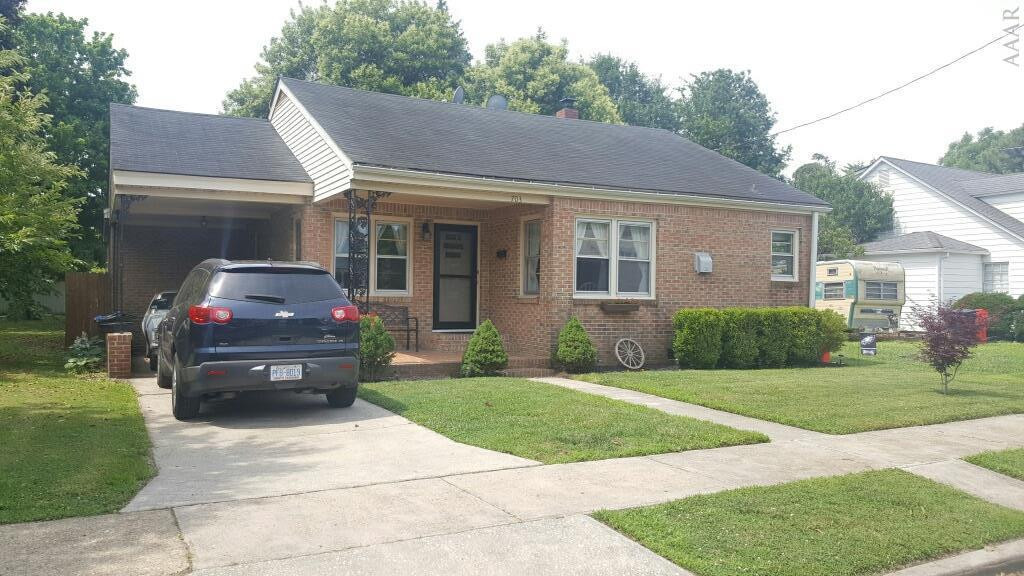 703 Maple Street Property Photo