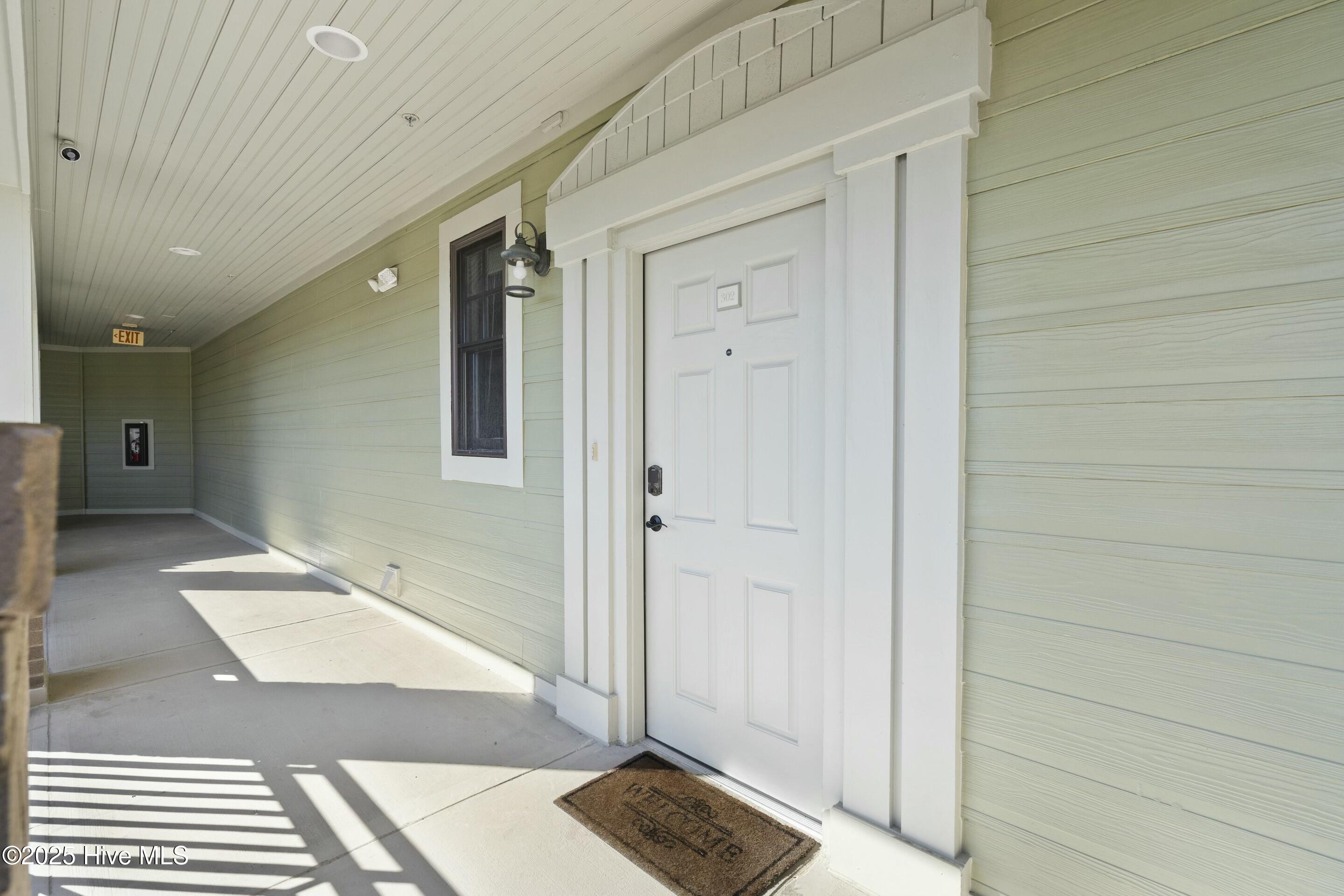 6809 Mayfaire Club Drive 302 Property Photo 4