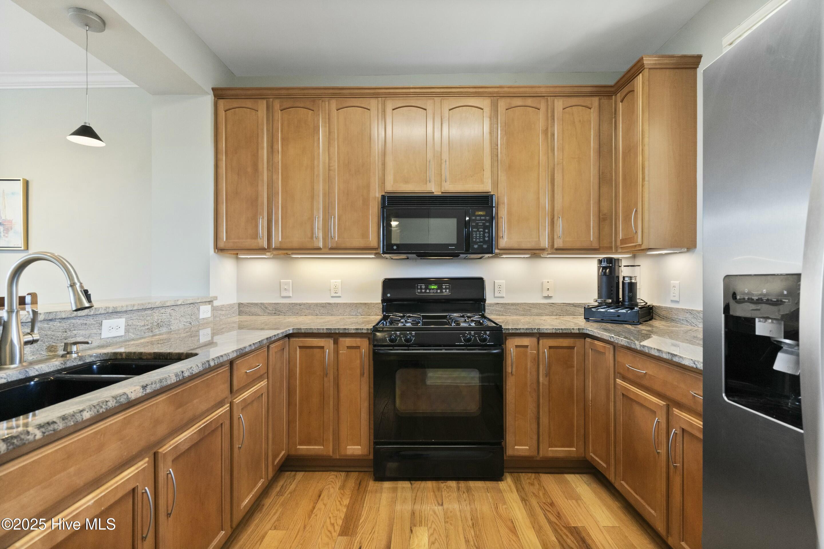 6809 Mayfaire Club Drive 302 Property Photo 13