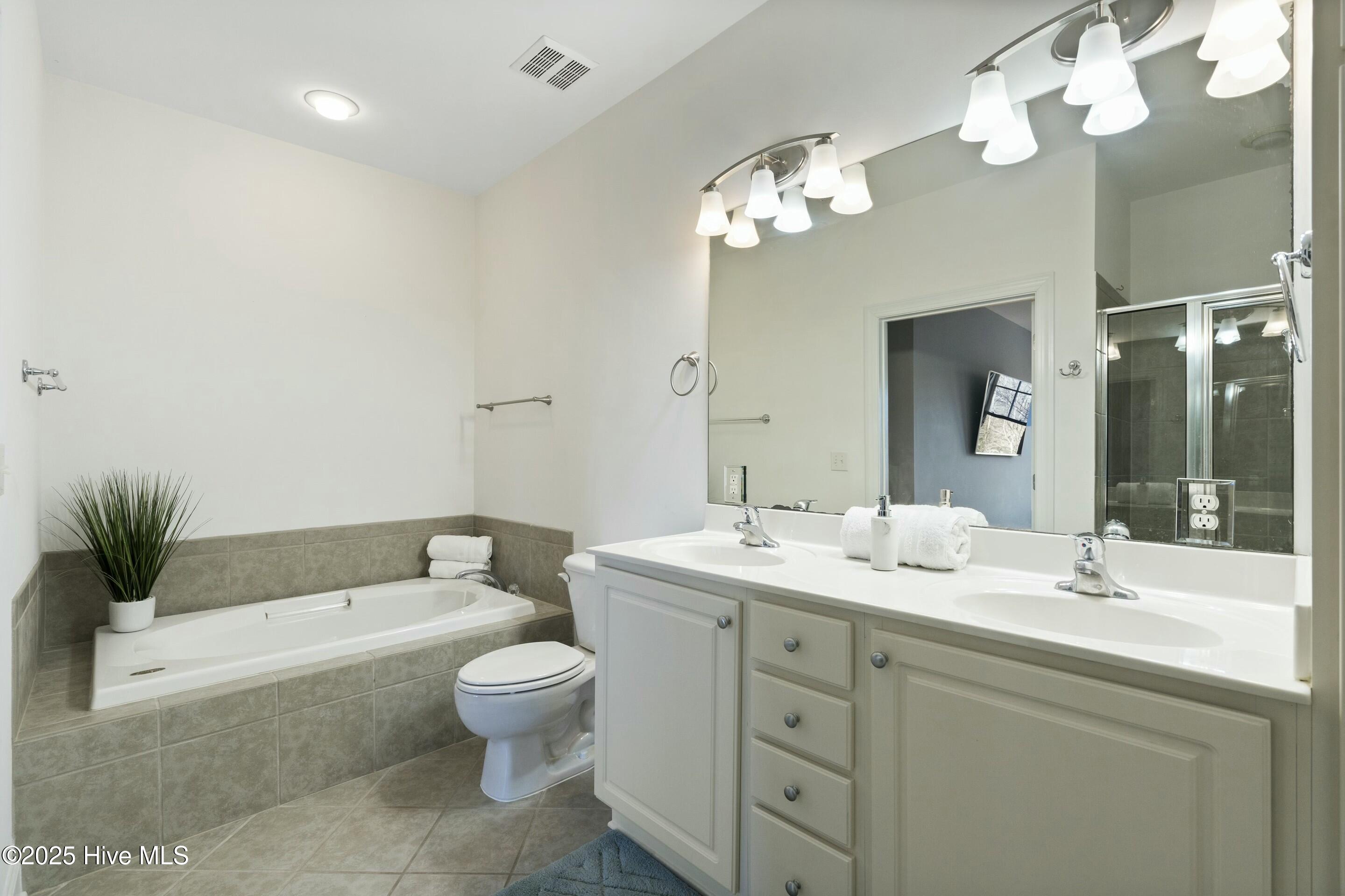 6809 Mayfaire Club Drive 302 Property Photo 24