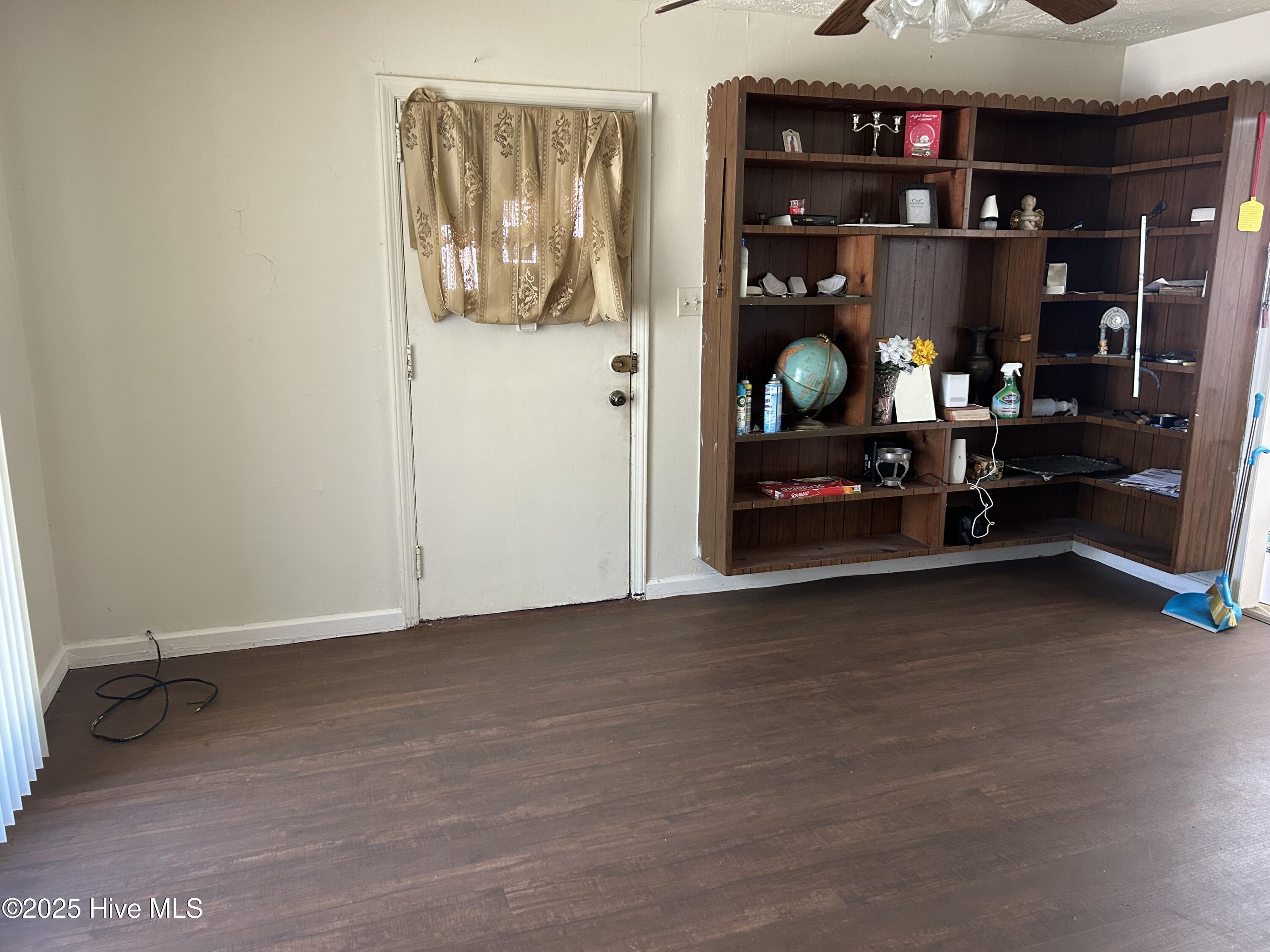 1117 S Pine Street Property Photo 2