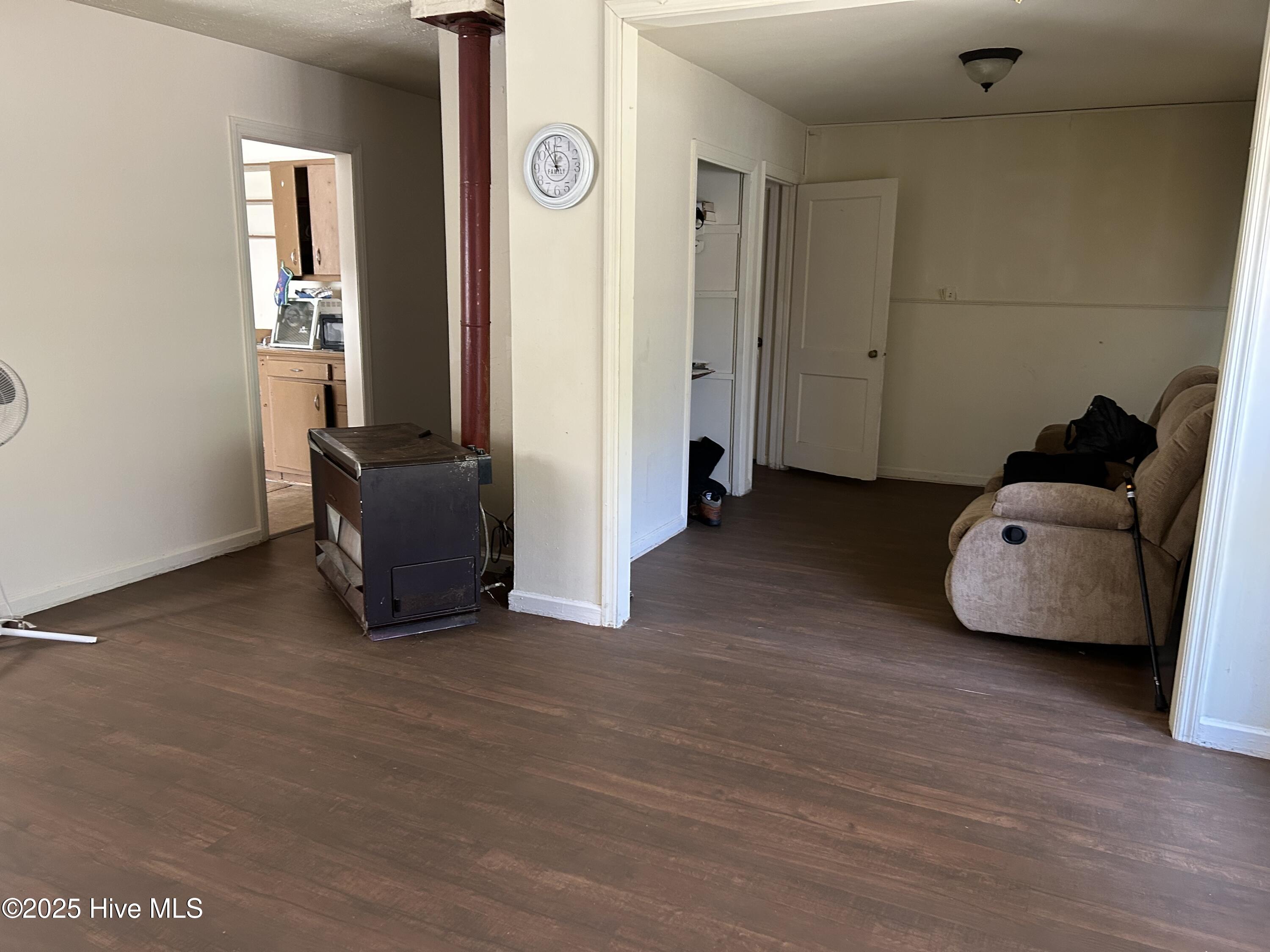1117 S Pine Street Property Photo 3