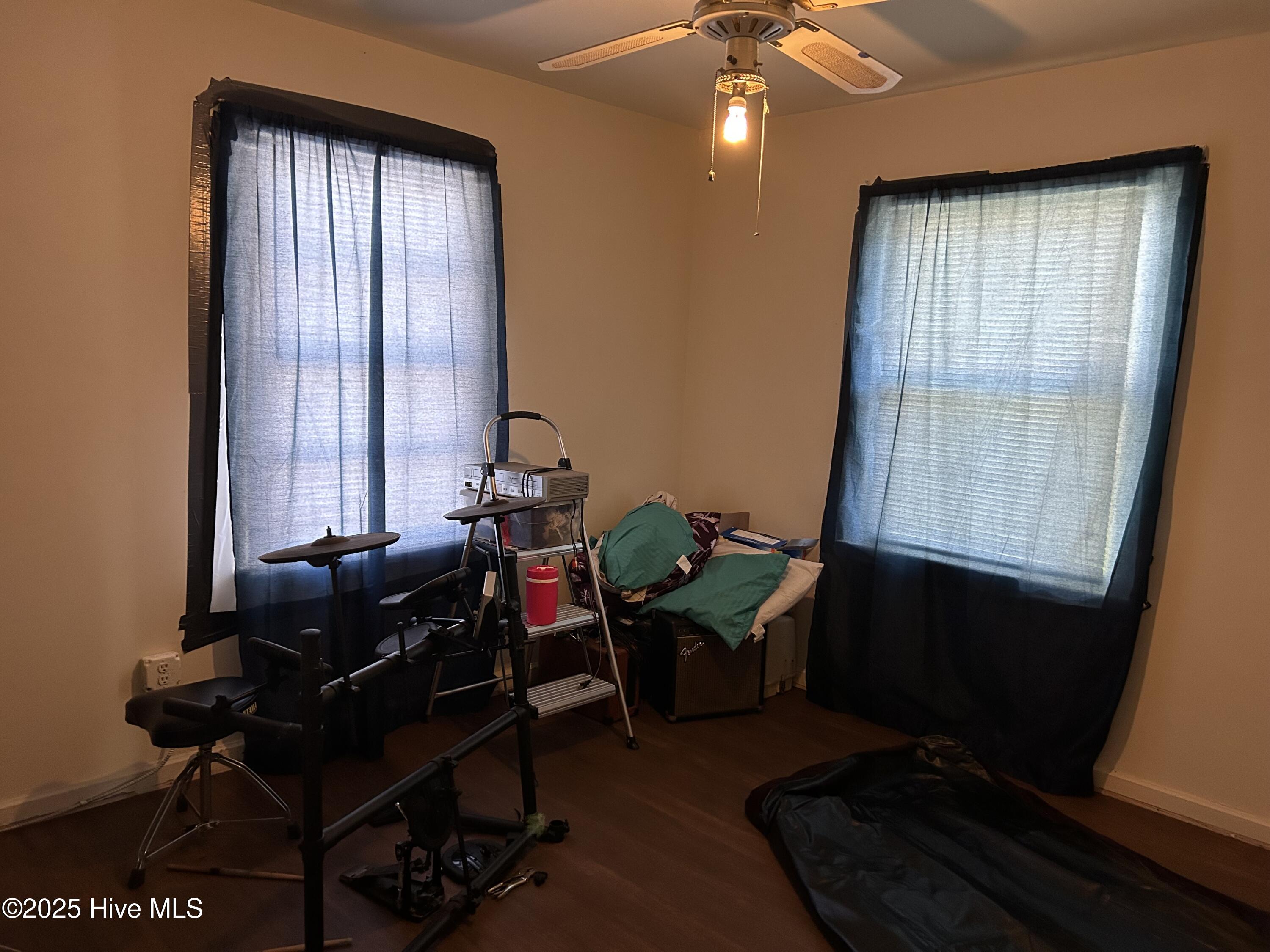 1117 S Pine Street Property Photo 8
