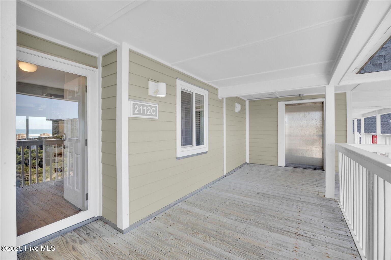 2112 Surfrider Court Property Photo 5
