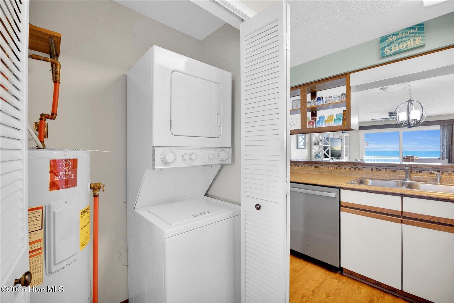 2112 Surfrider Court Property Photo 8