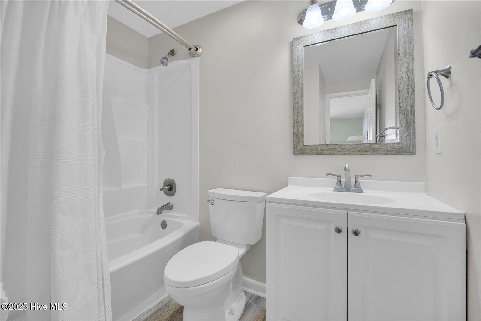 2112 Surfrider Court Property Photo 27