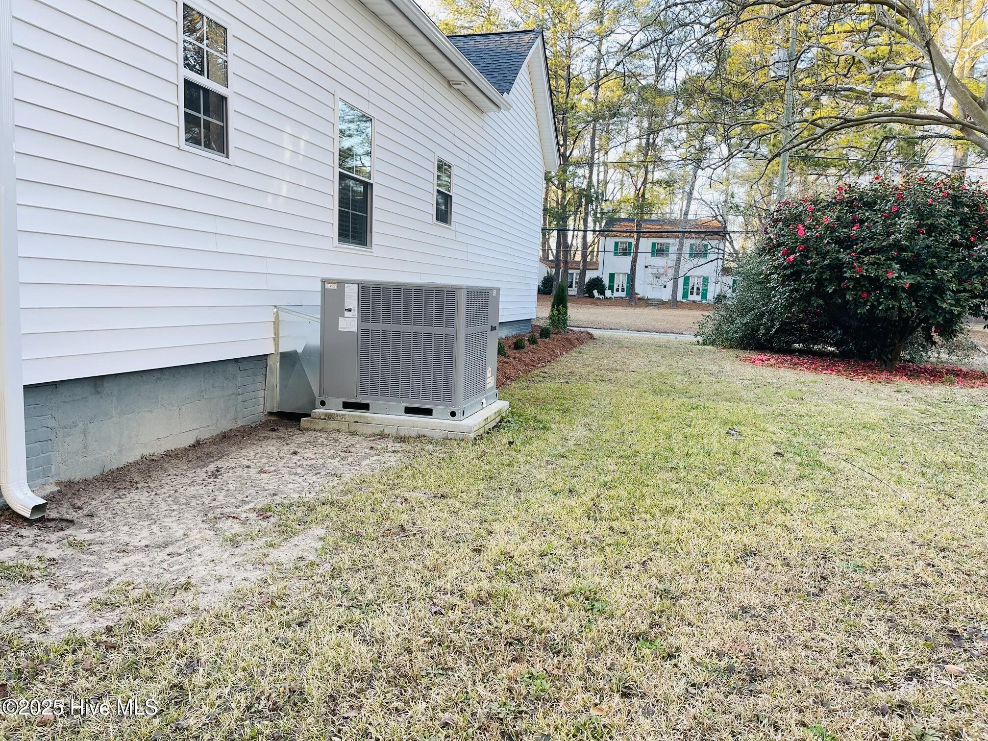 1007 W Main Street Property Photo 5