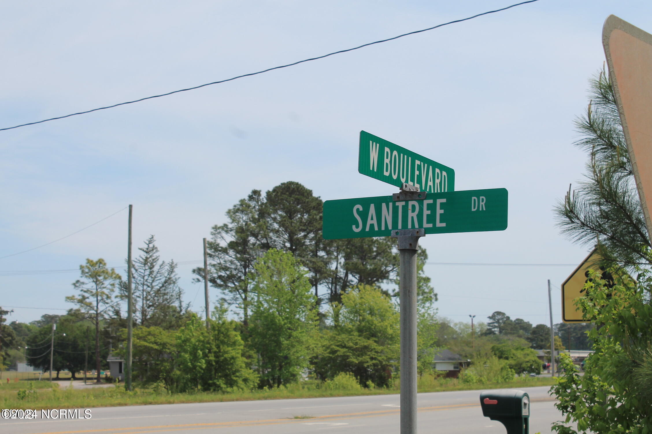 200 Santree Drive Property Photo 3