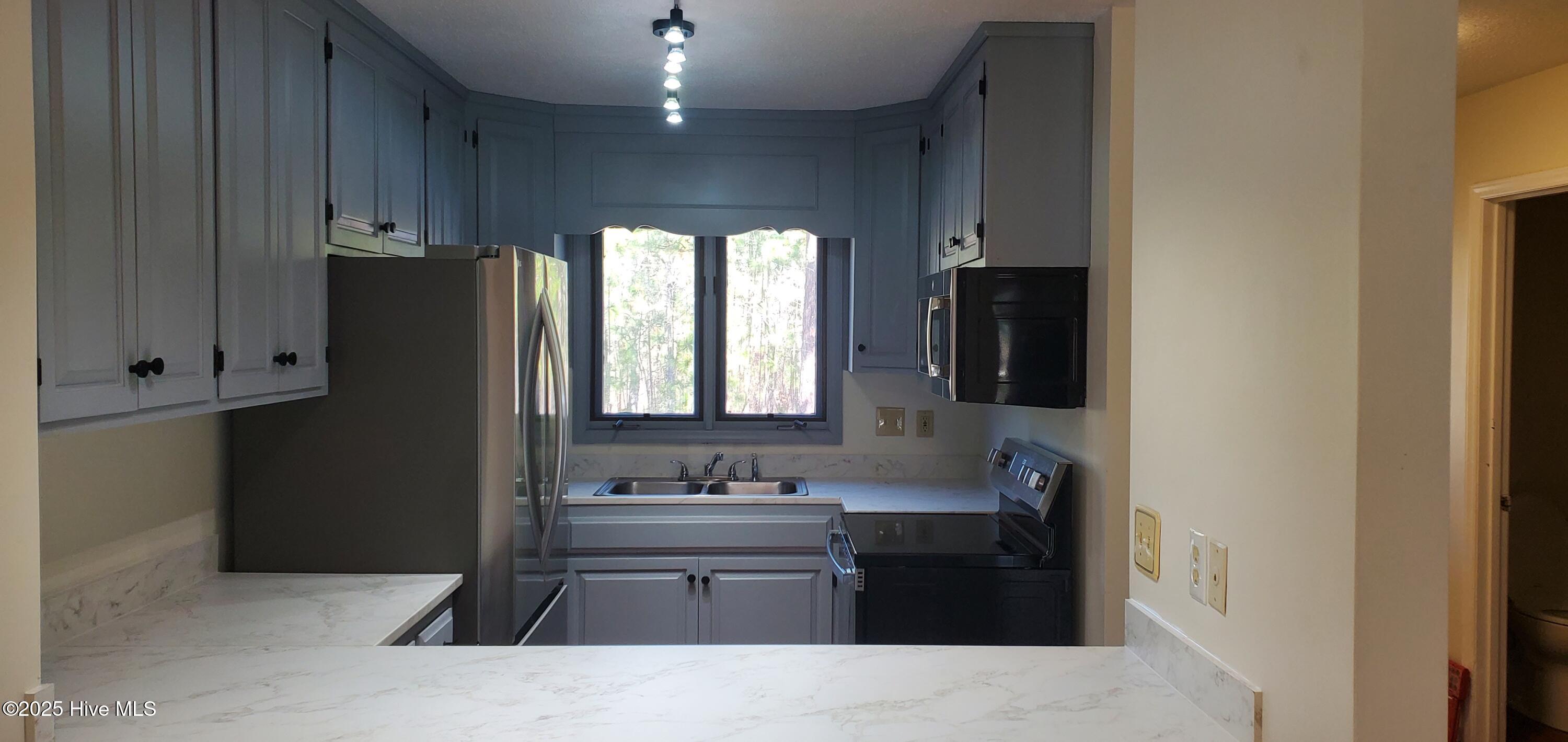 234 Persimmon Drive Apt C Property Photo 9