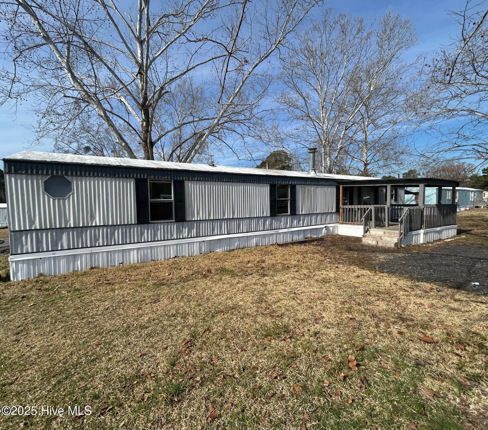 100 Kampus Drive Property Photo