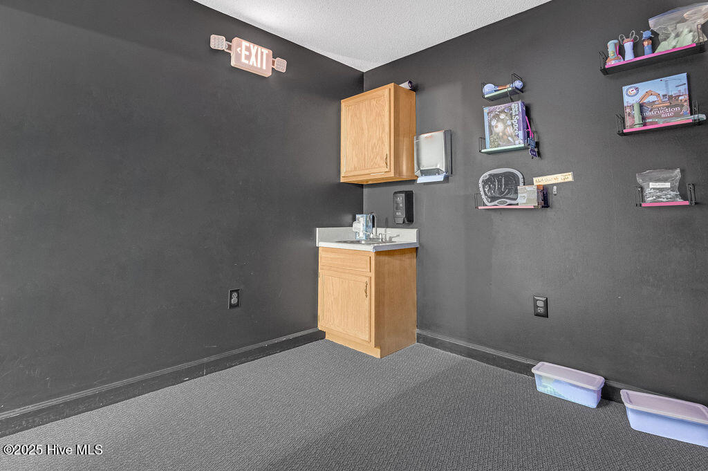 219 Station Street Property Photo 58