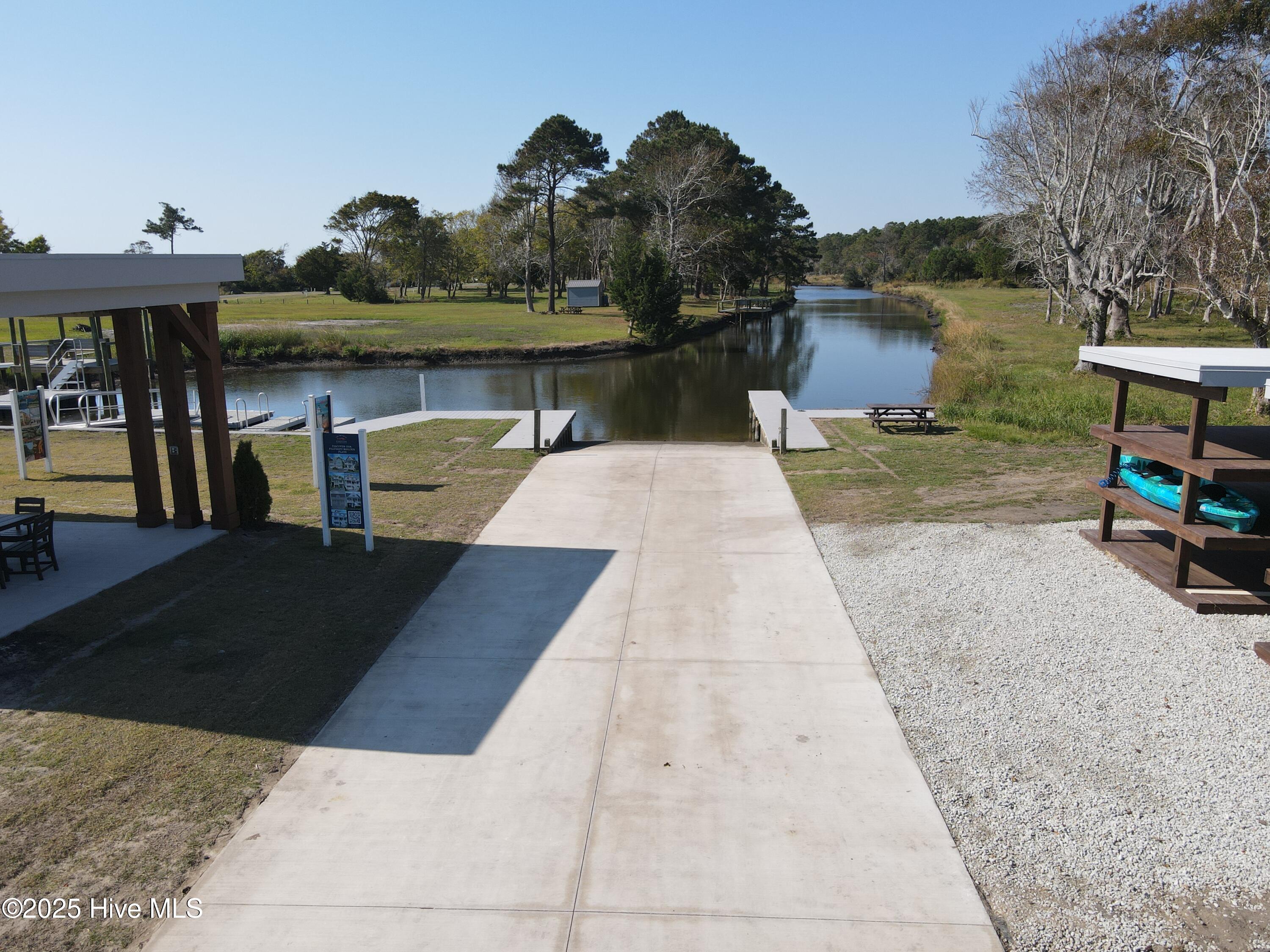 607 Salt Grass Court Property Photo 4