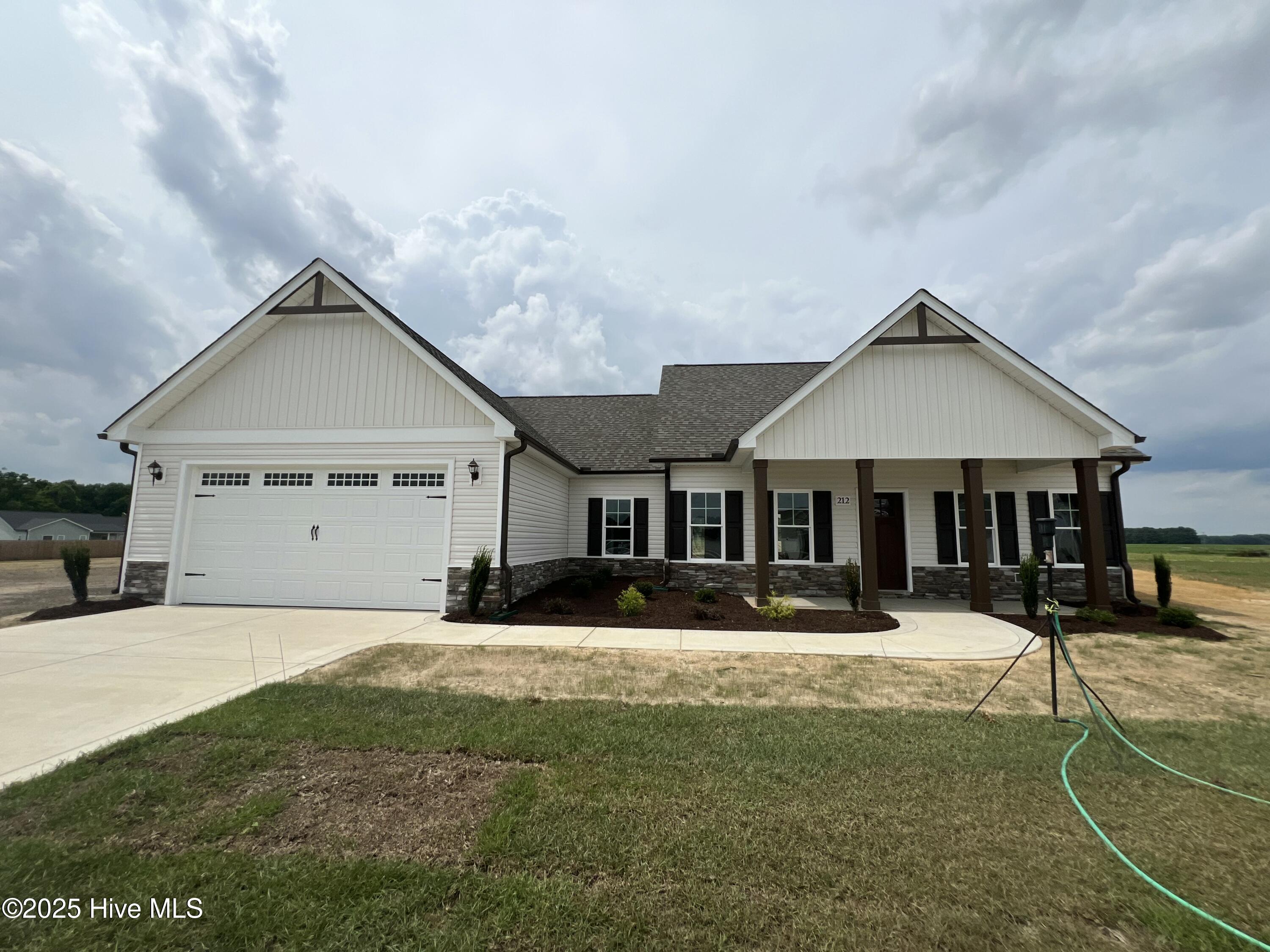 212 Dunbar Hill Drive Property Photo 1
