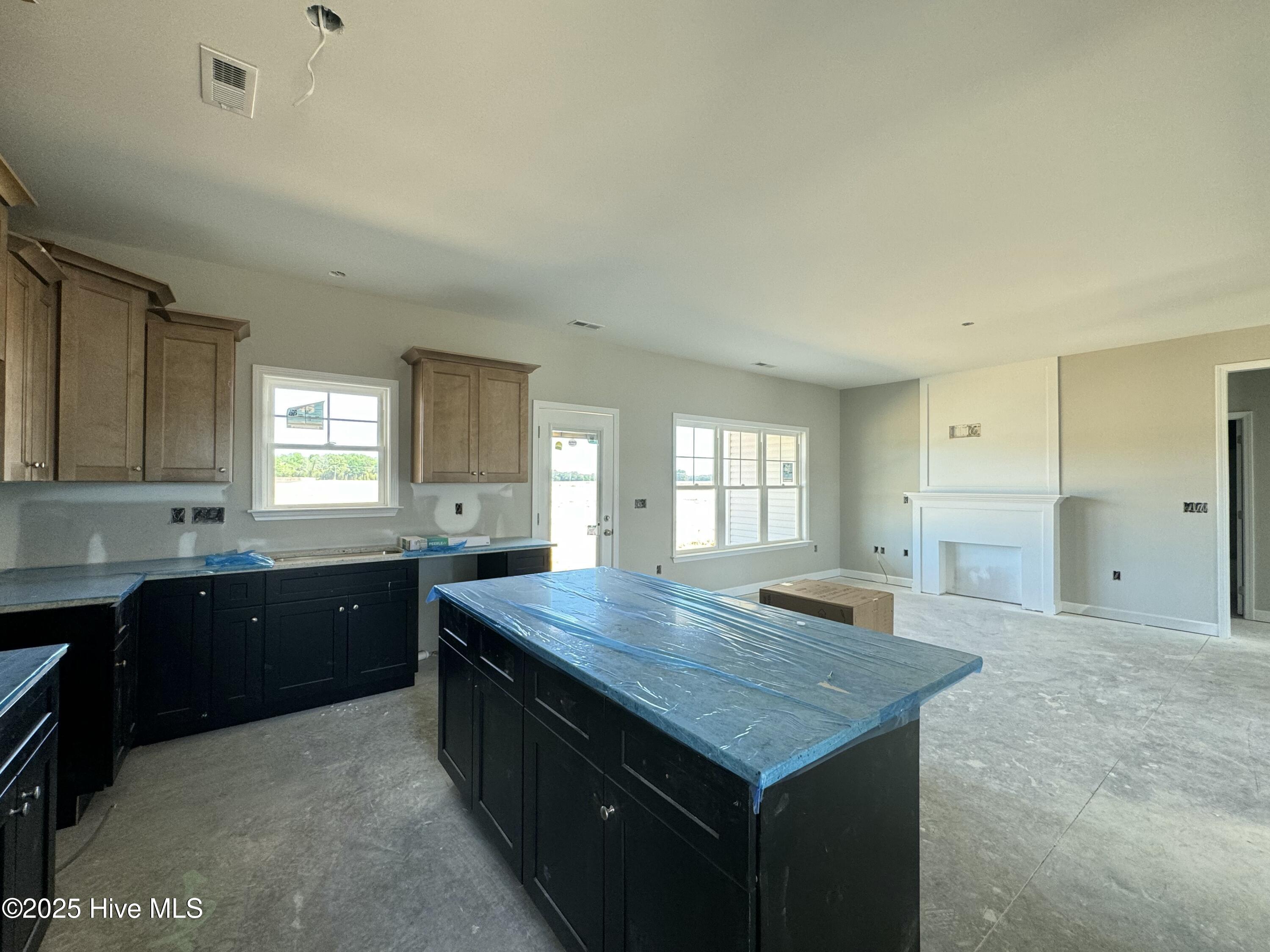 212 Dunbar Hill Drive Property Photo 7