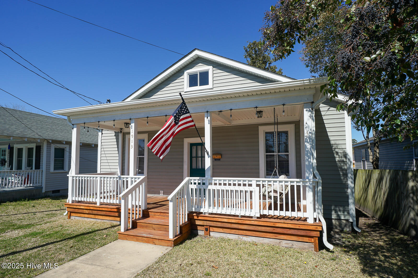 1913 Castle Street Property Photo